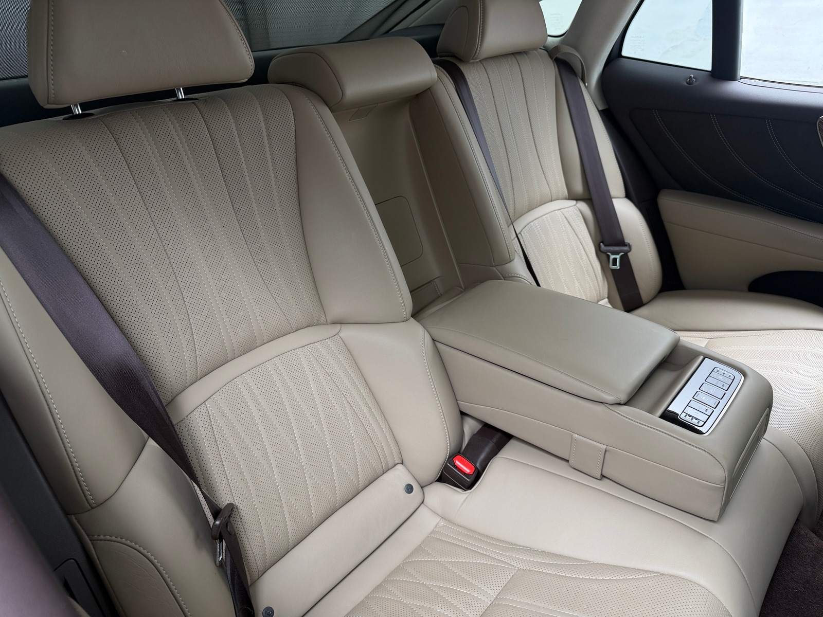 Thumbnail: 2019 Lexus LS - 6