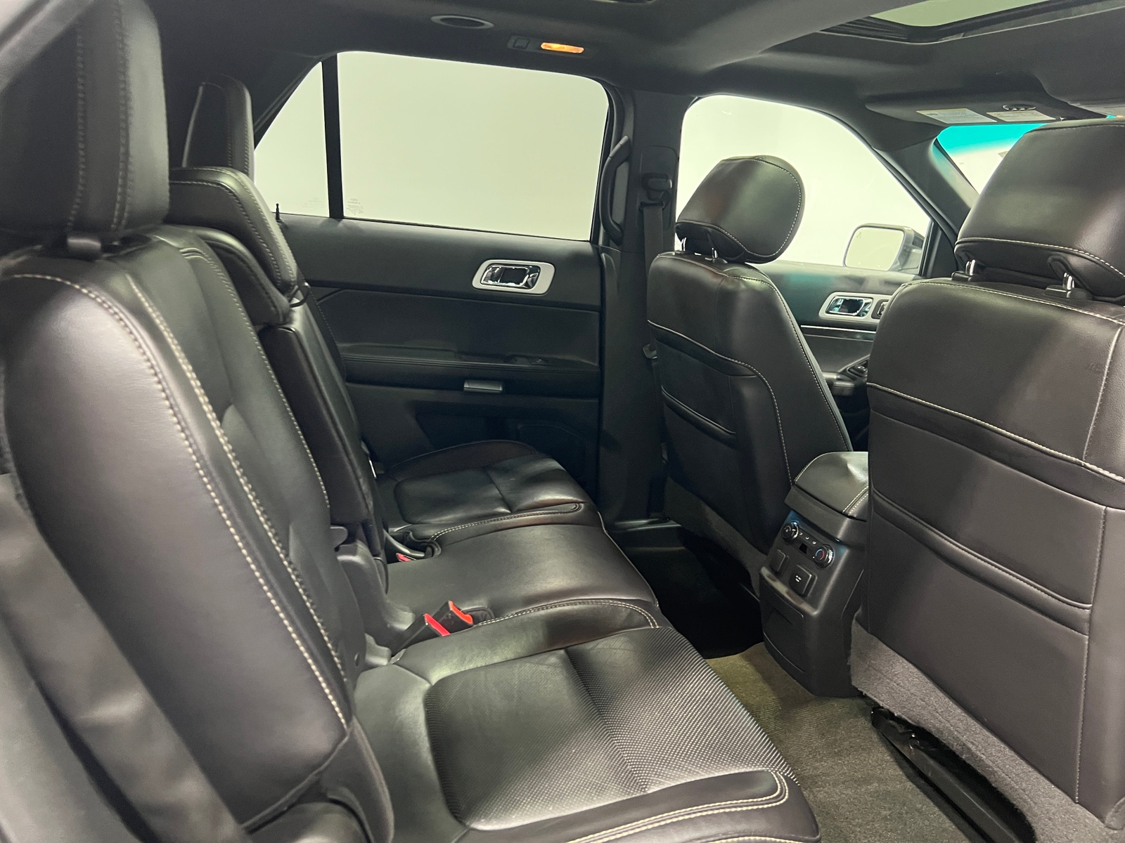 Thumbnail: 2013 Ford Explorer - 5