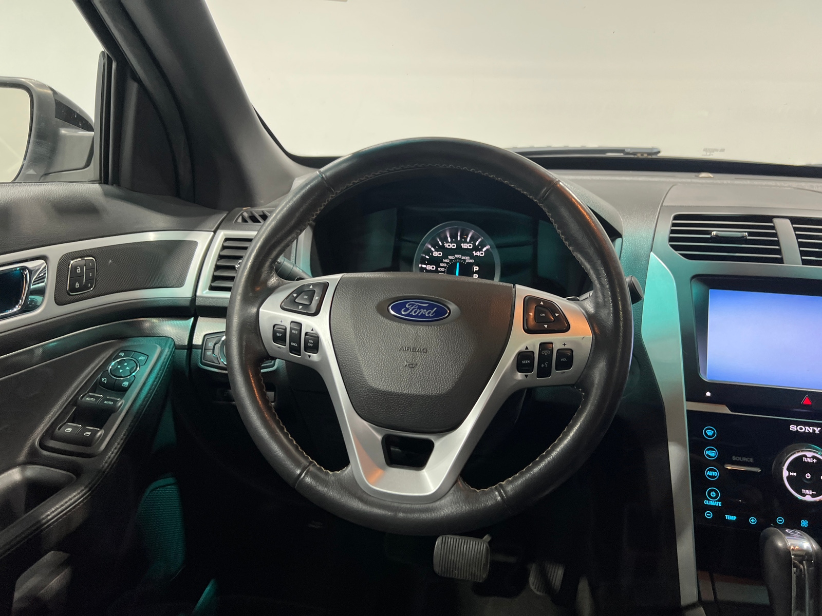 Thumbnail: 2013 Ford Explorer - 4