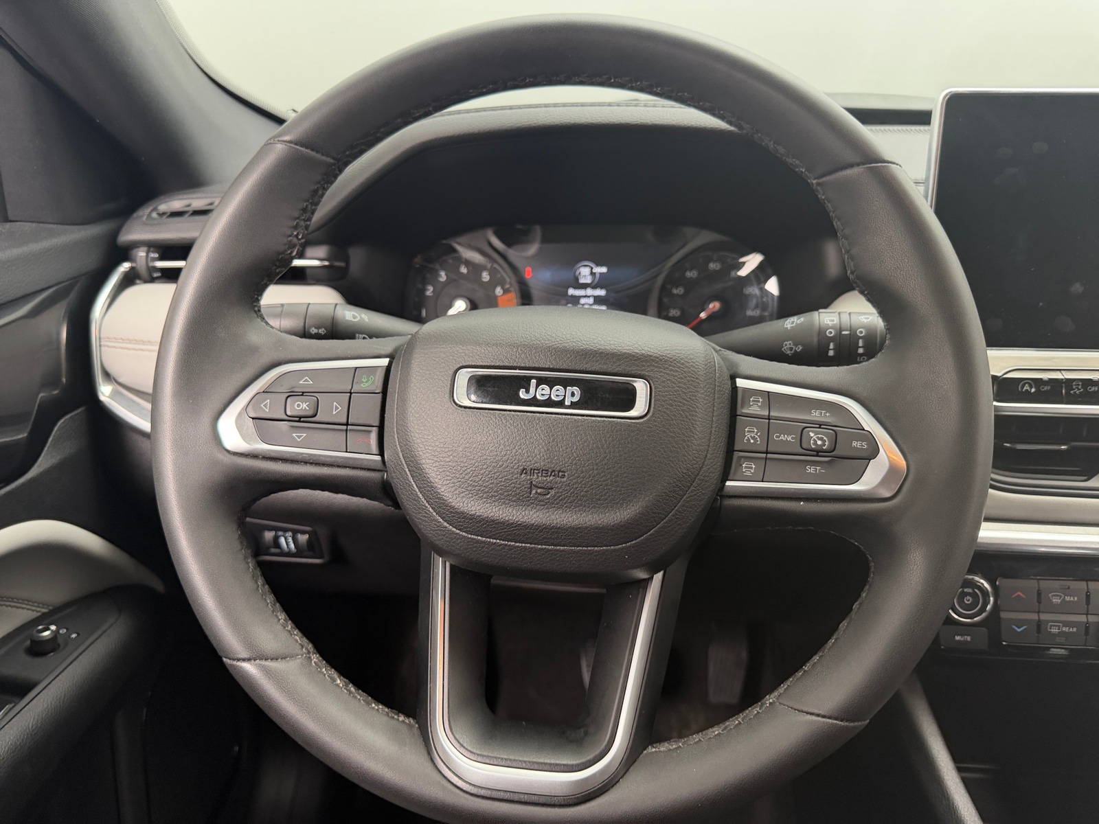 Thumbnail: 2023 Jeep Compass - 4