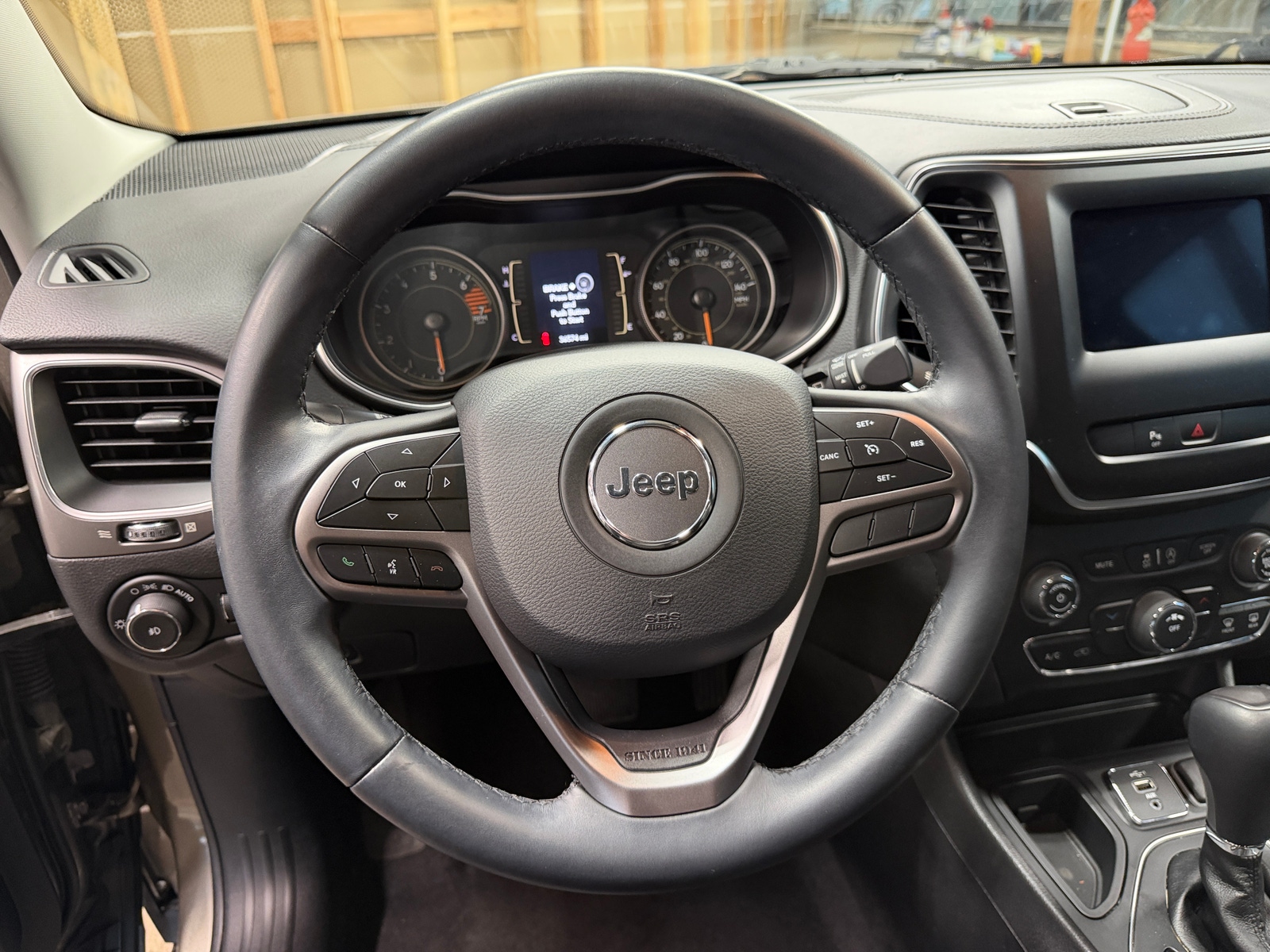 Thumbnail: 2019 Jeep Cherokee - 5