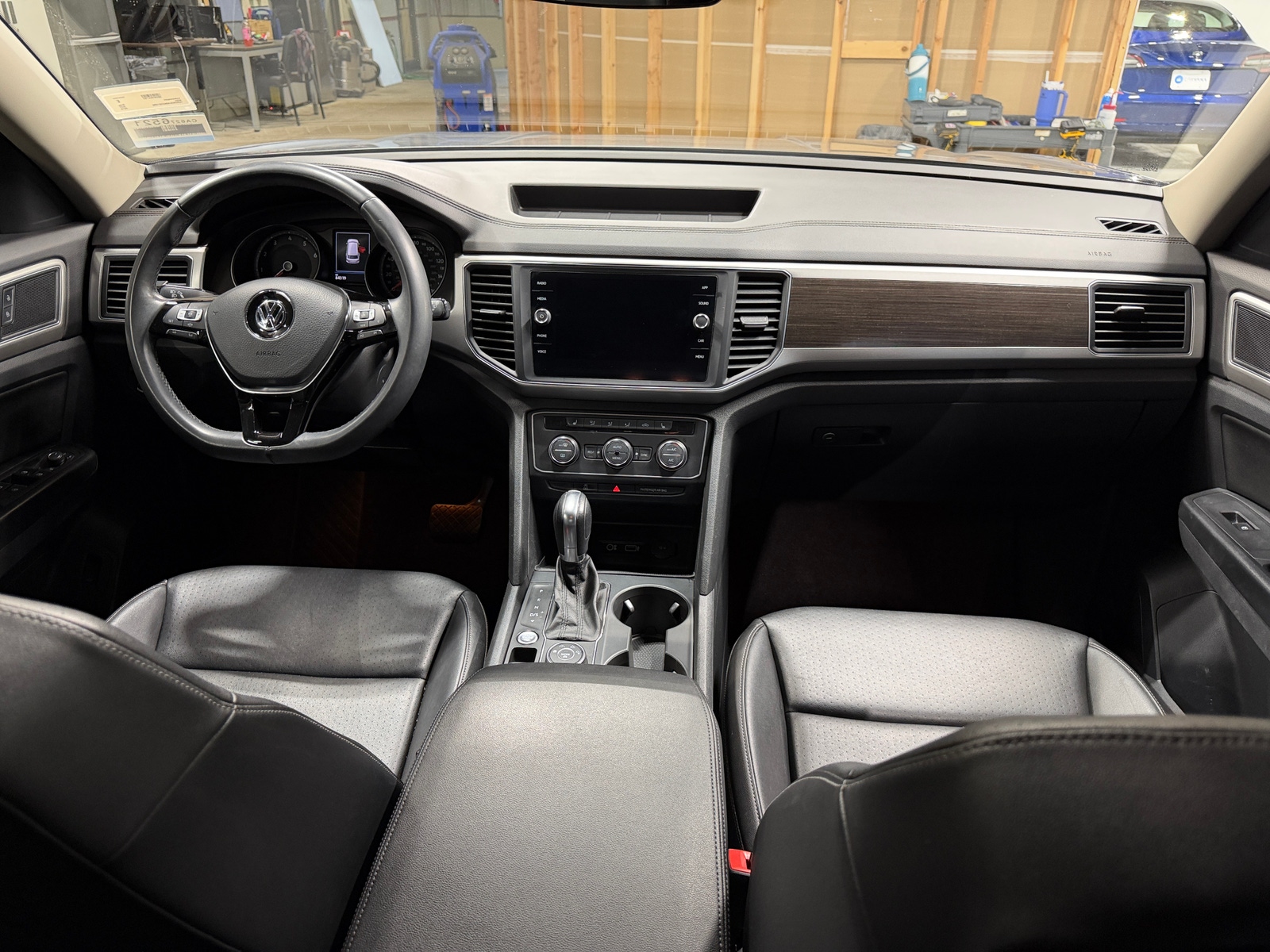 Thumbnail: 2019 Volkswagen Atlas - 3