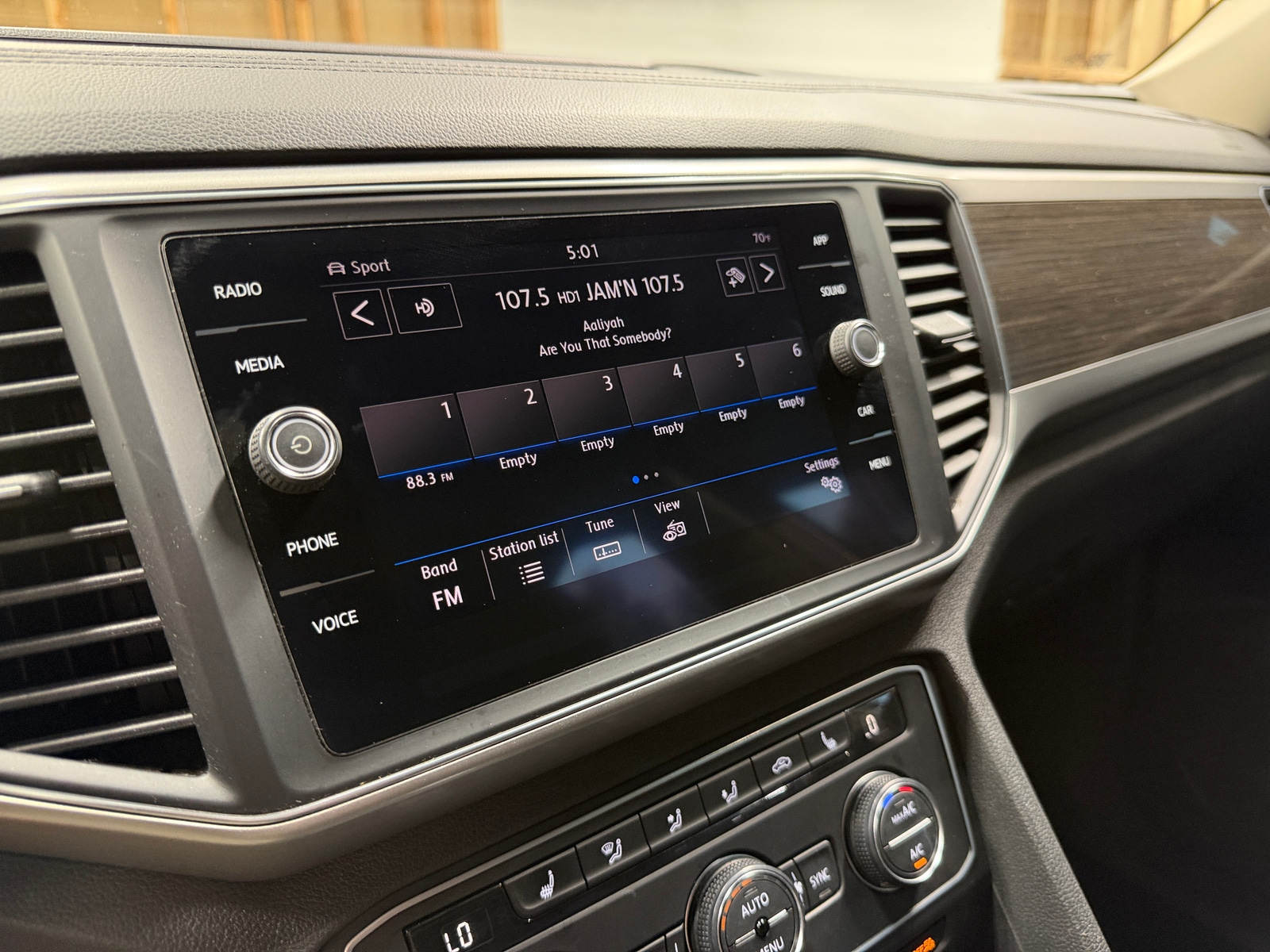 Thumbnail: 2019 Volkswagen Atlas - 4