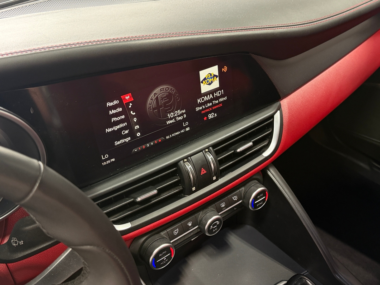Thumbnail: 2019 Alfa Romeo Giulia - 3