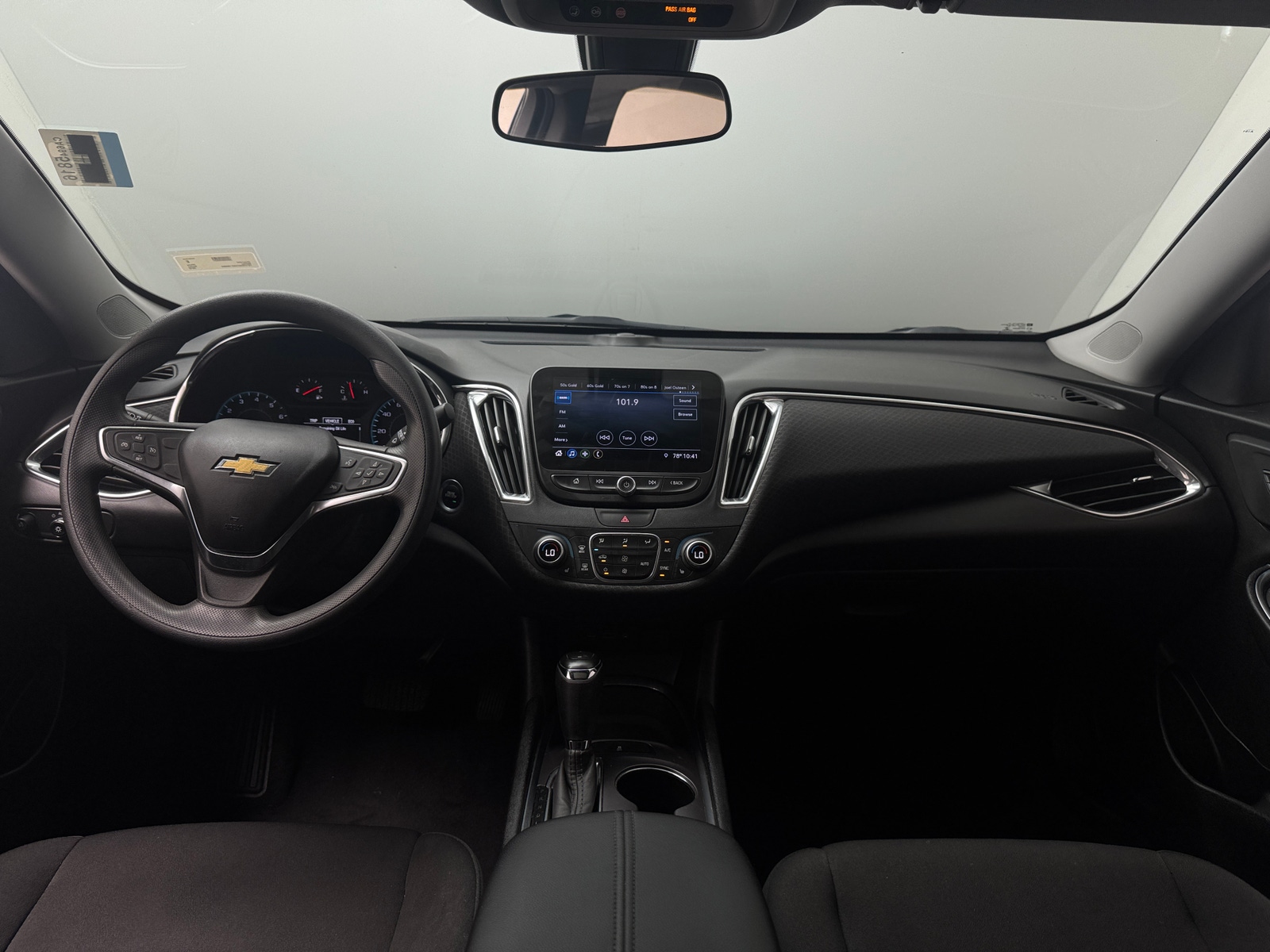 Thumbnail: 2019 Chevrolet Malibu - 3