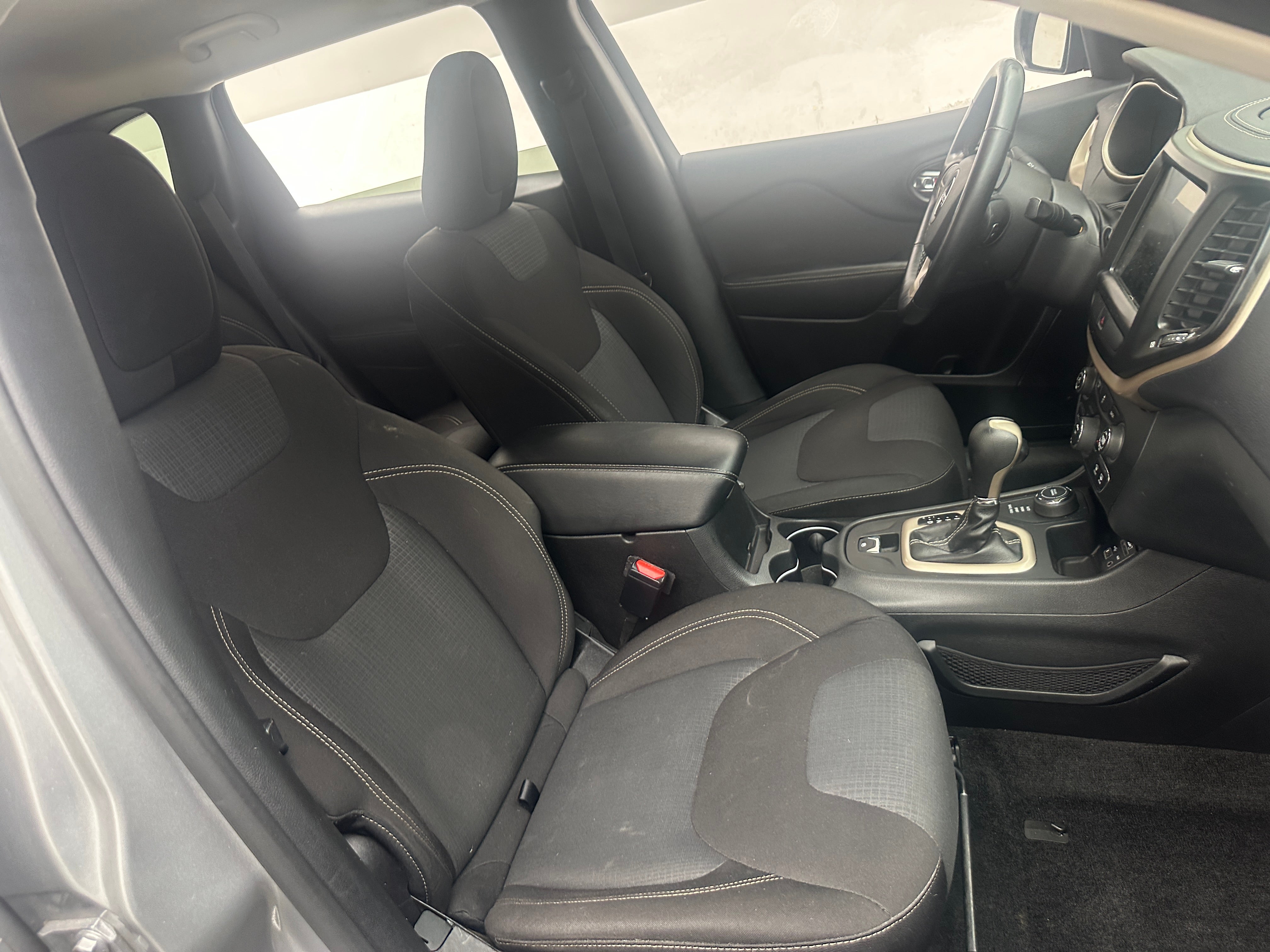 2016 Jeep Cherokee Altitude
