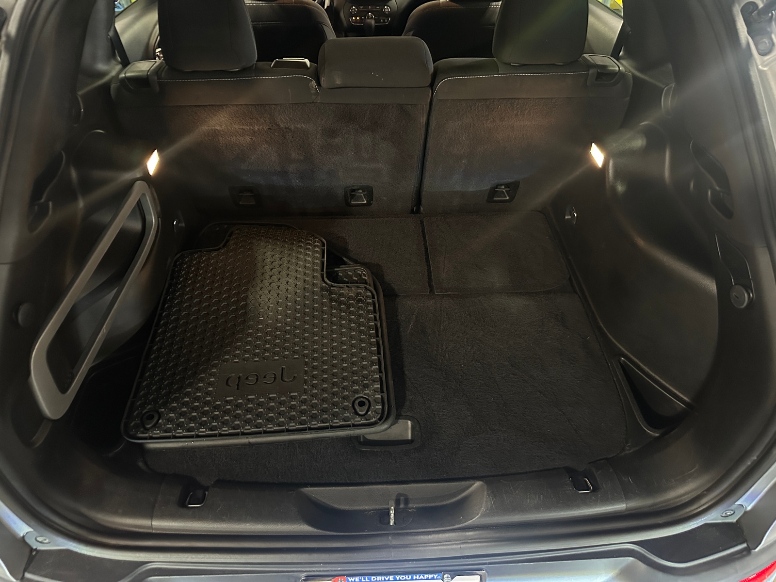 Thumbnail: 2016 Jeep Cherokee - 7