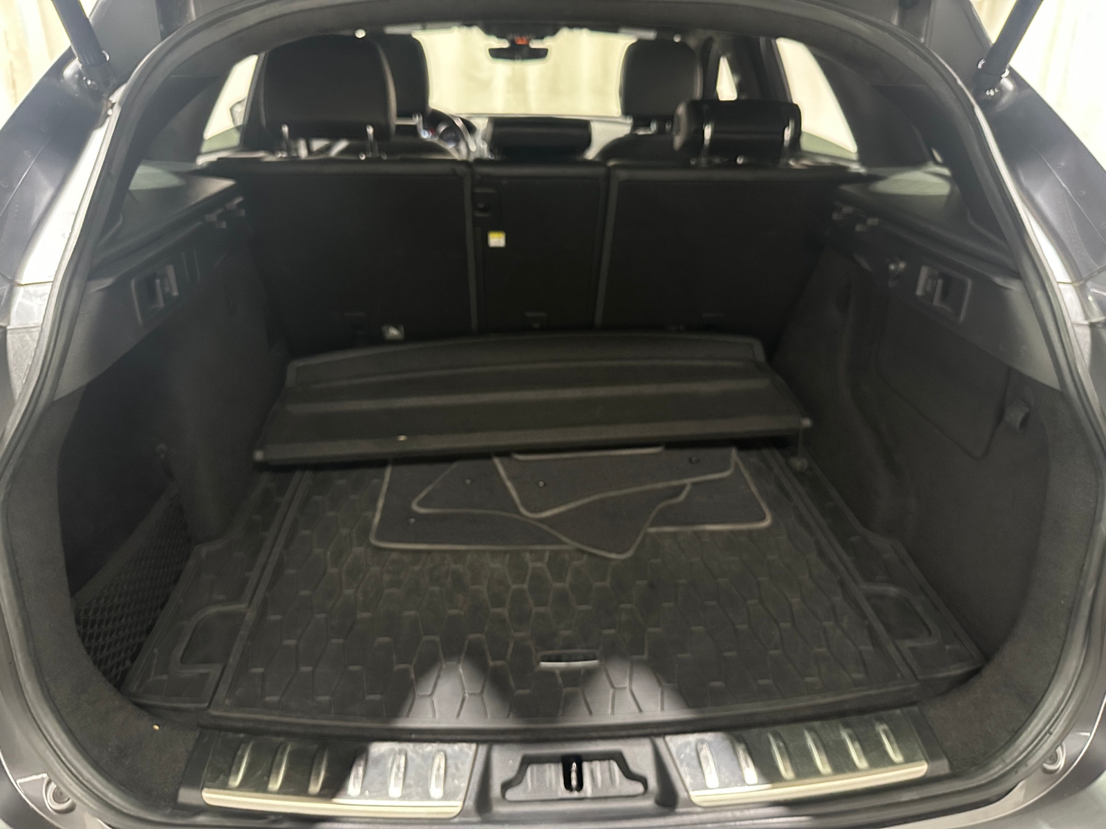 Thumbnail: 2020 Jaguar F-Pace - 6