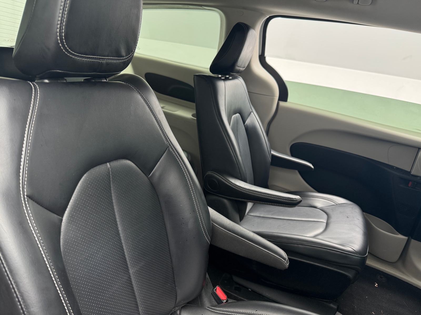 Thumbnail: 2024 Chrysler Pacifica - 5