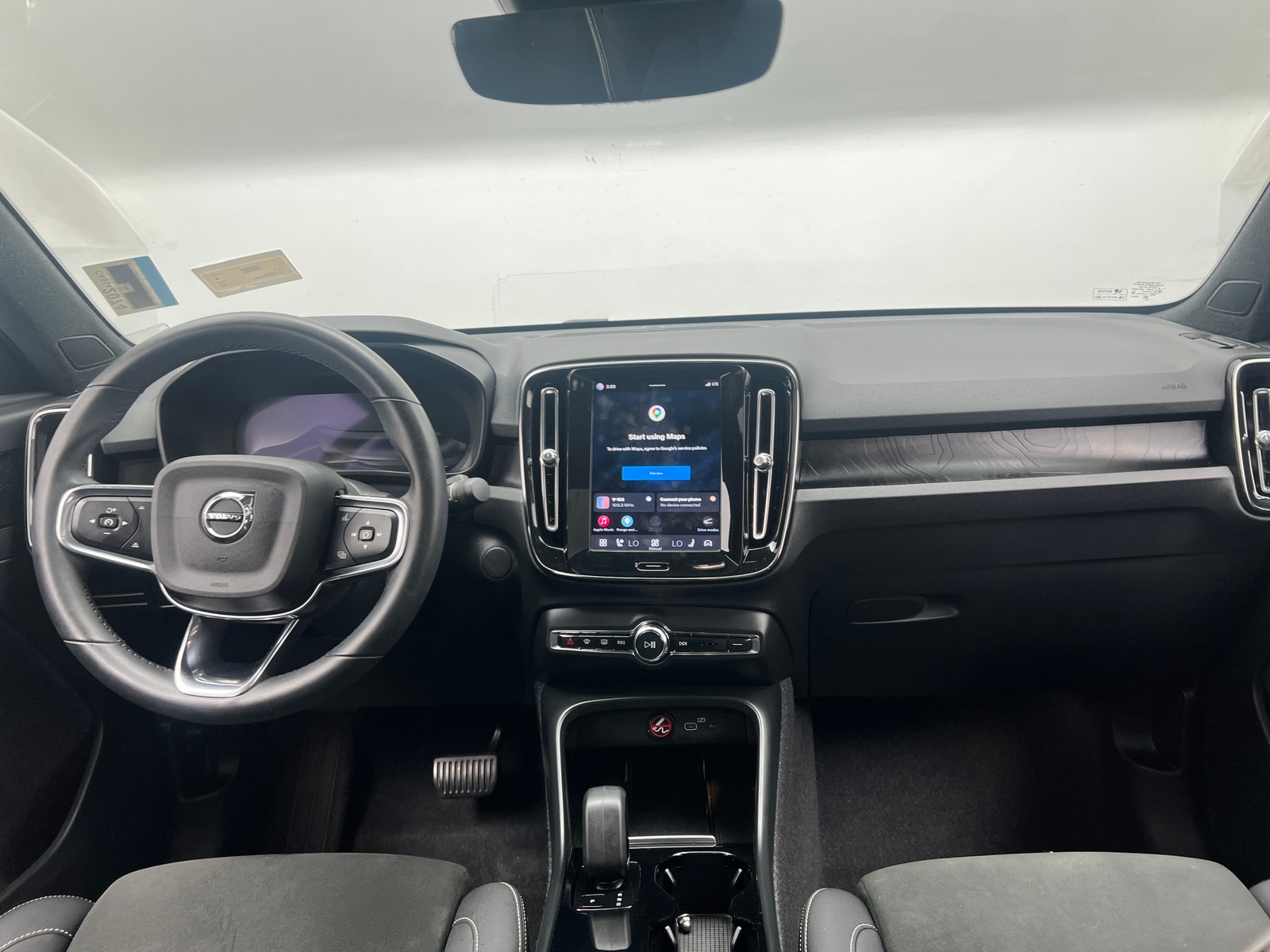Thumbnail: 2022 Volvo C40 - 2