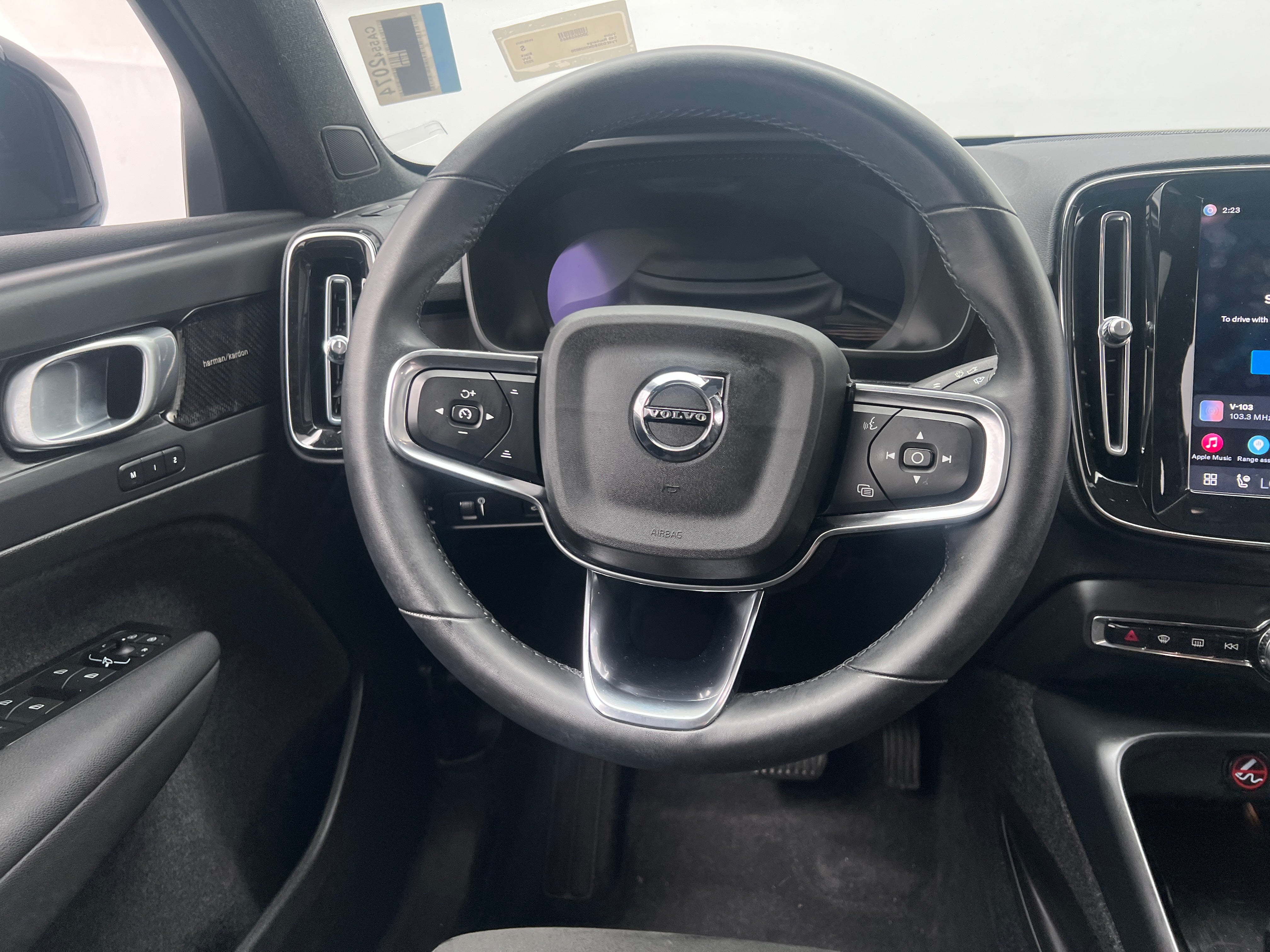 Used 2022 Volvo C40 Ultimate with VIN YV4ED3GB0N2009020 for sale in Pewaukee, WI