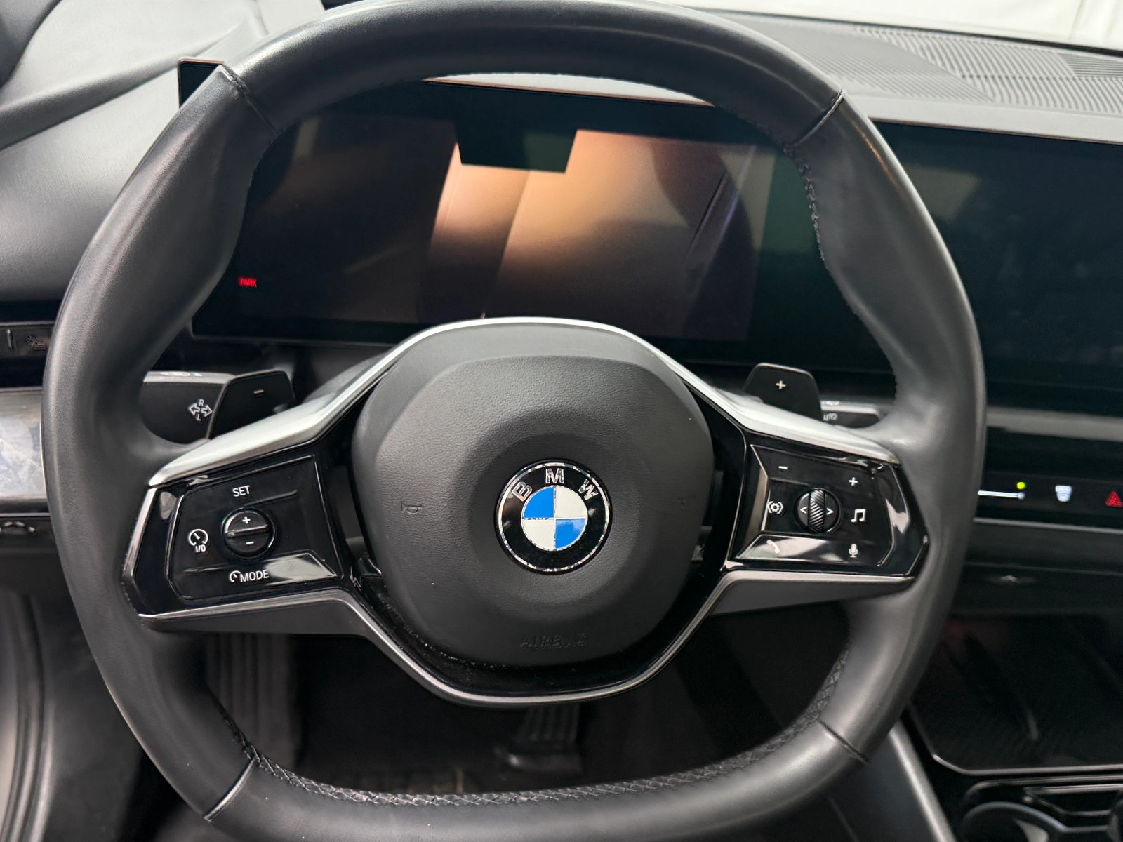 Thumbnail: 2024 BMW 5 Series - 5