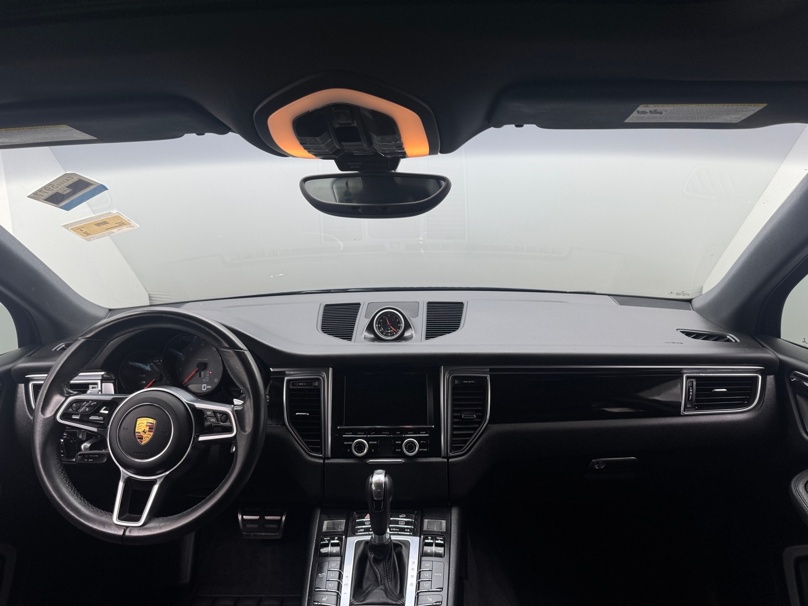 Thumbnail: 2016 Porsche Macan - 3