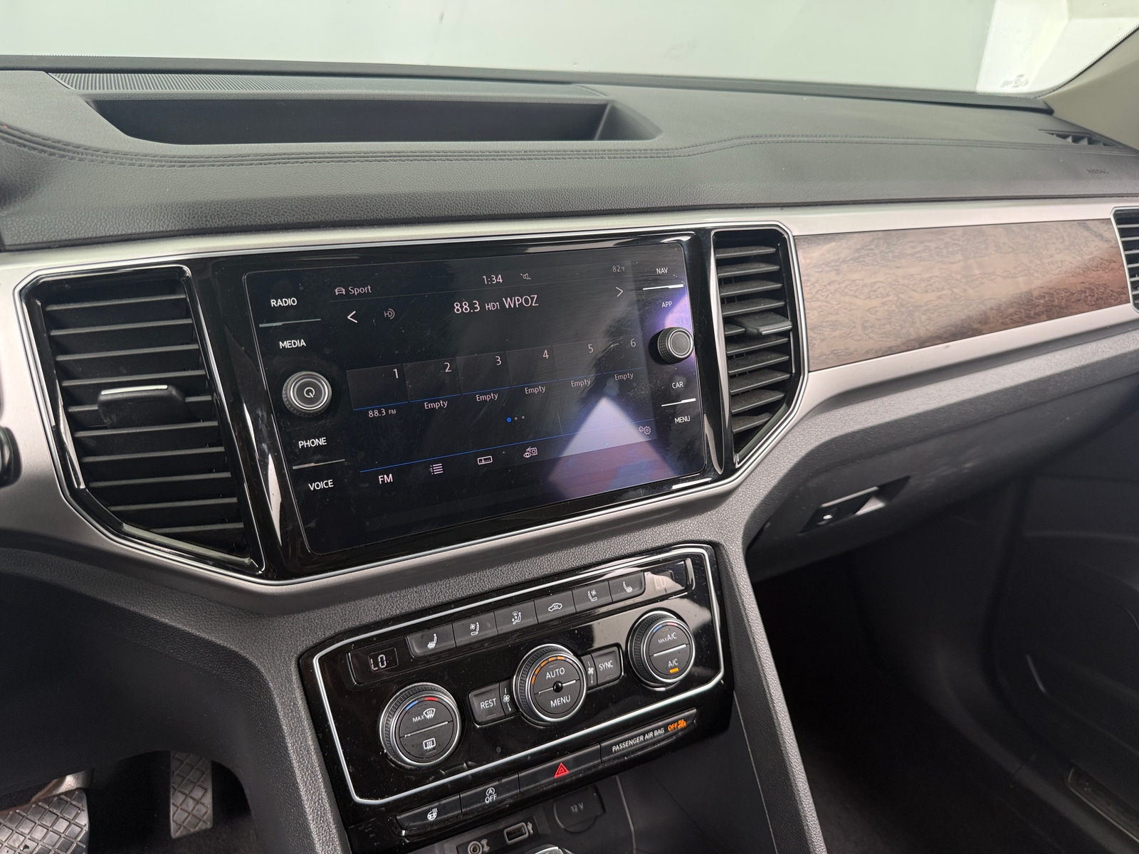 Thumbnail: 2018 Volkswagen Atlas - 4