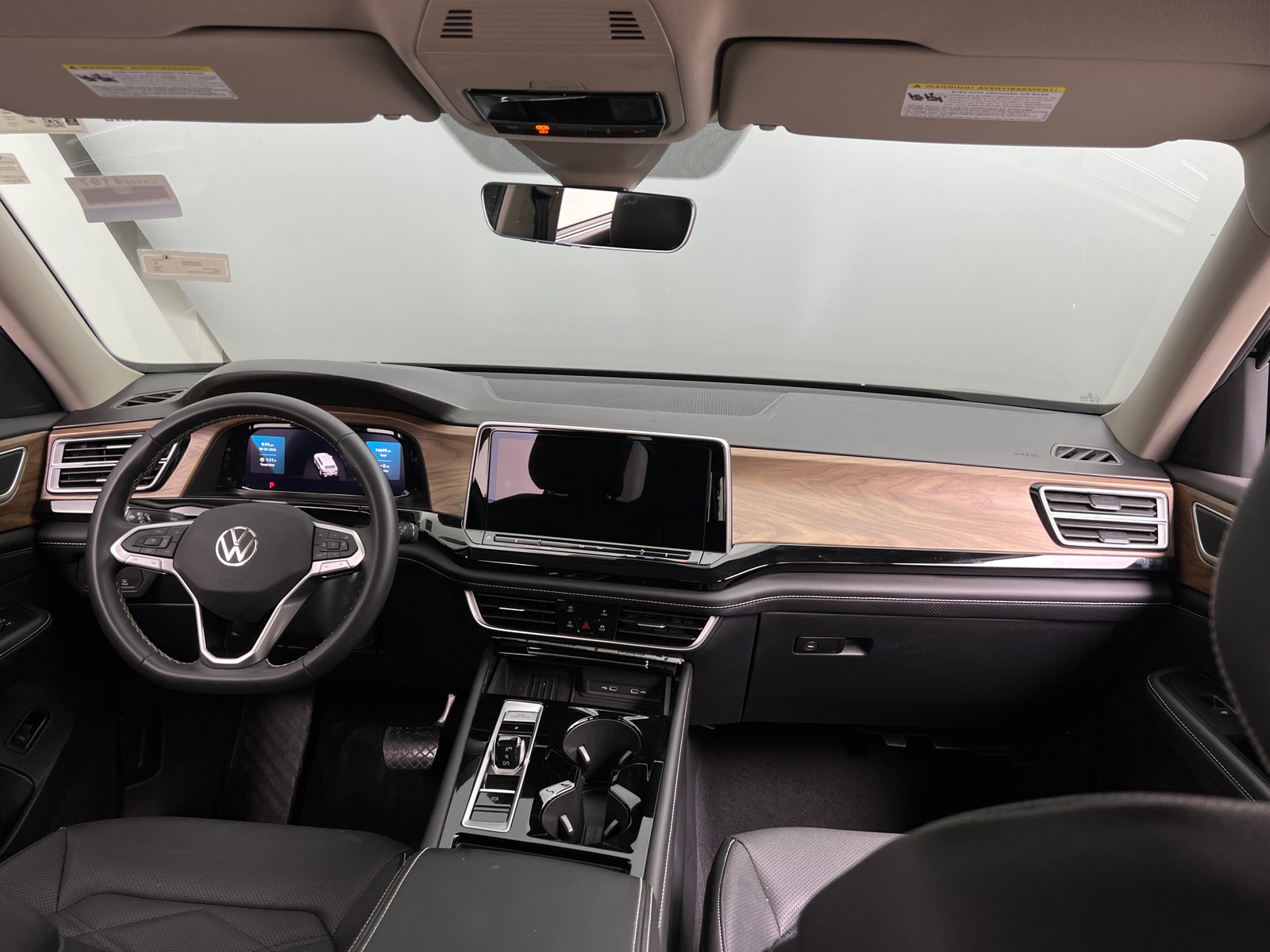 Thumbnail: 2026 Volkswagen Atlas - 3