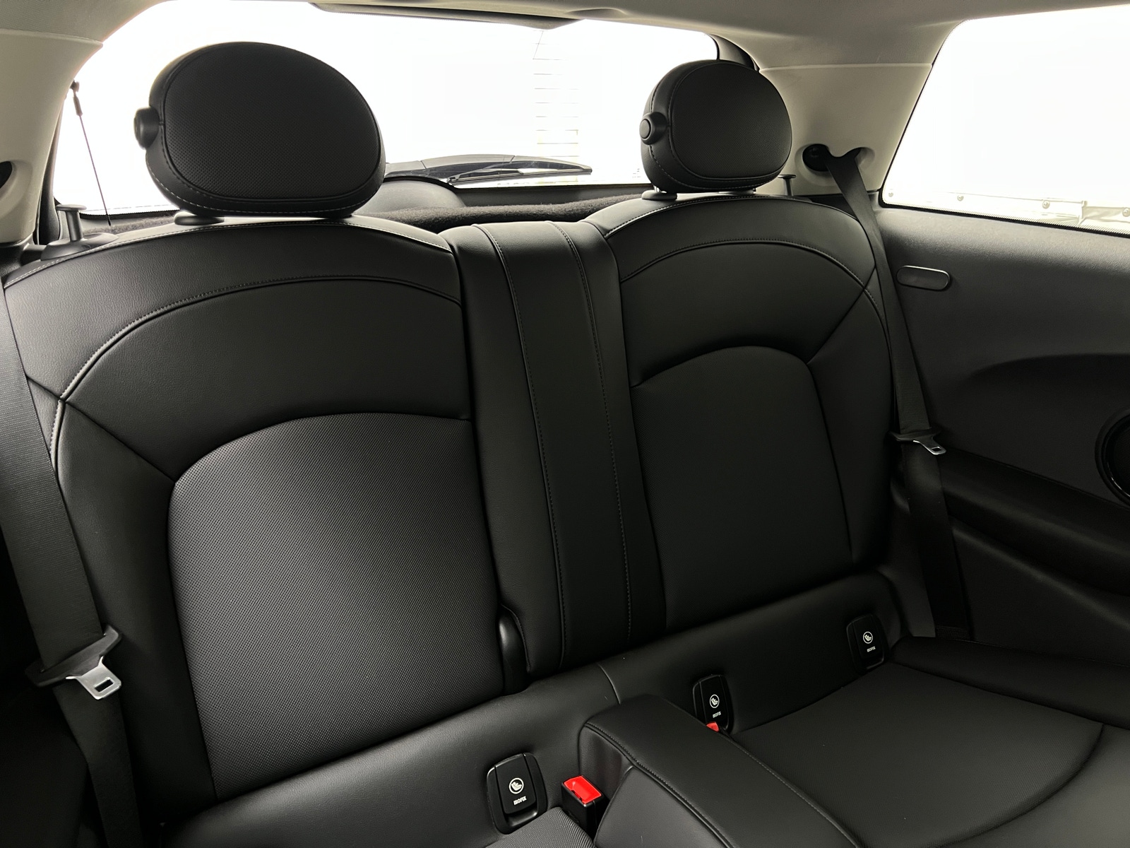 Thumbnail: 2021 MINI Cooper Hardtop - 4