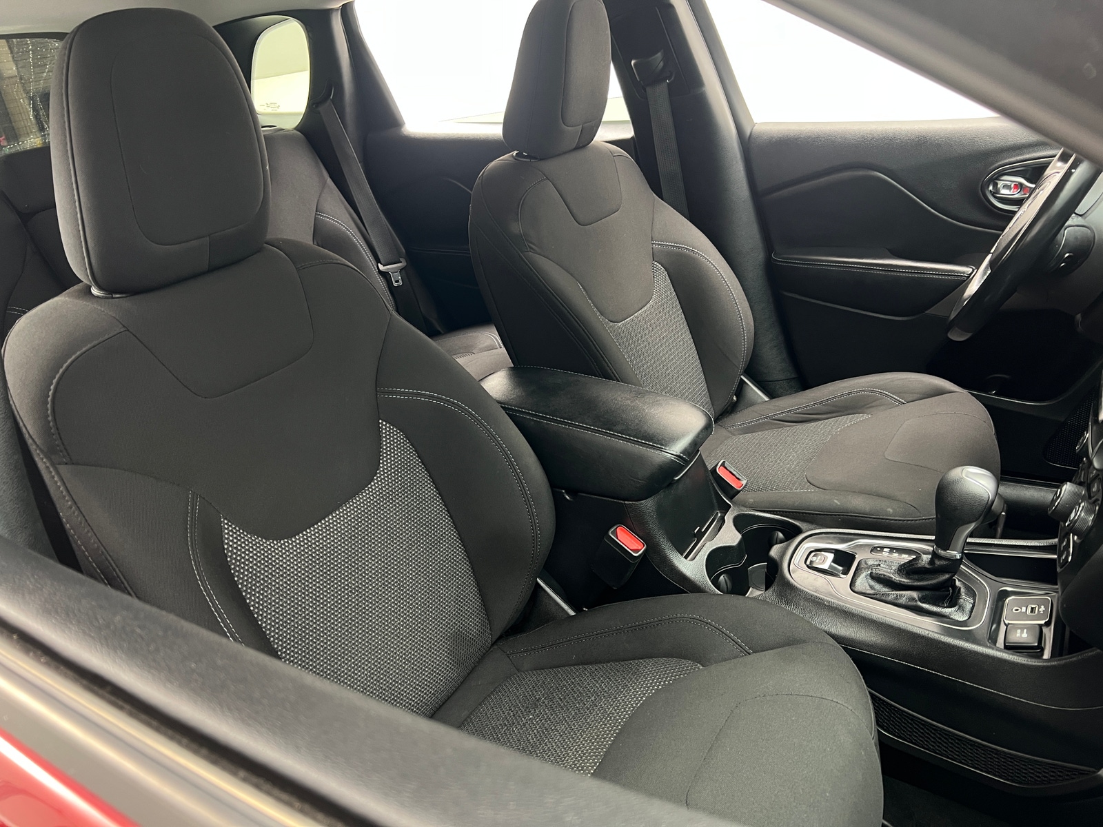 Thumbnail: 2020 Jeep Cherokee - 2