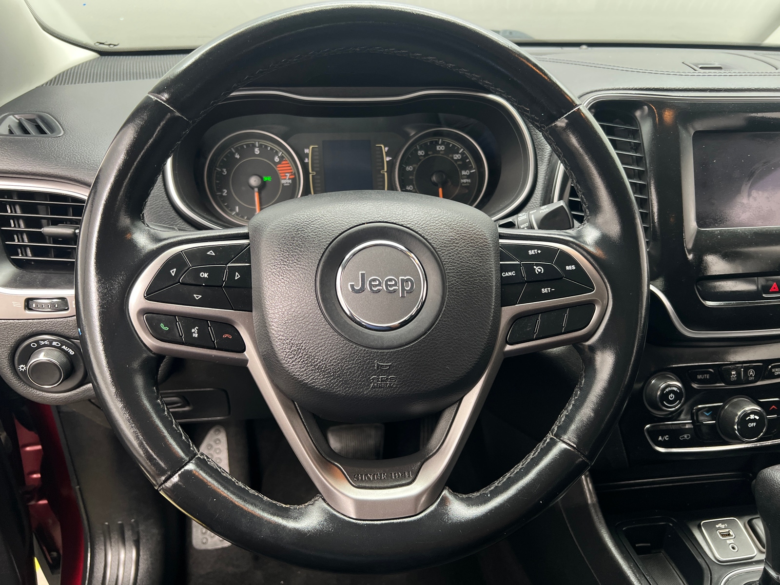 Thumbnail: 2020 Jeep Cherokee - 5