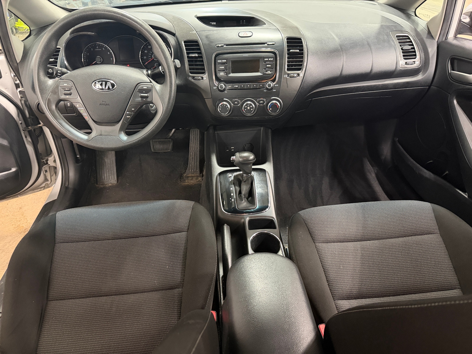 Thumbnail: 2017 Kia Forte - 3