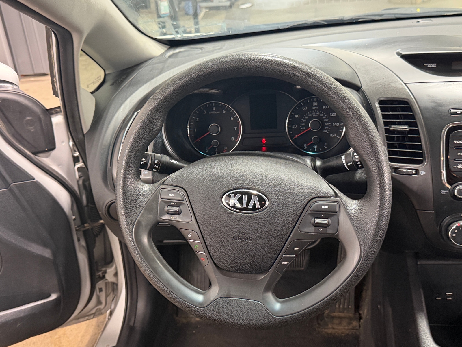 Thumbnail: 2017 Kia Forte - 5