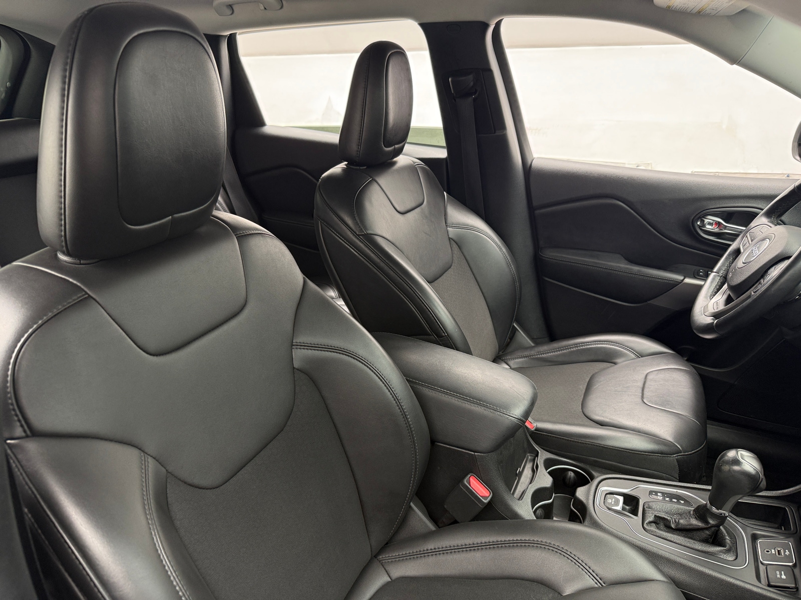 Thumbnail: 2019 Jeep Cherokee - 2