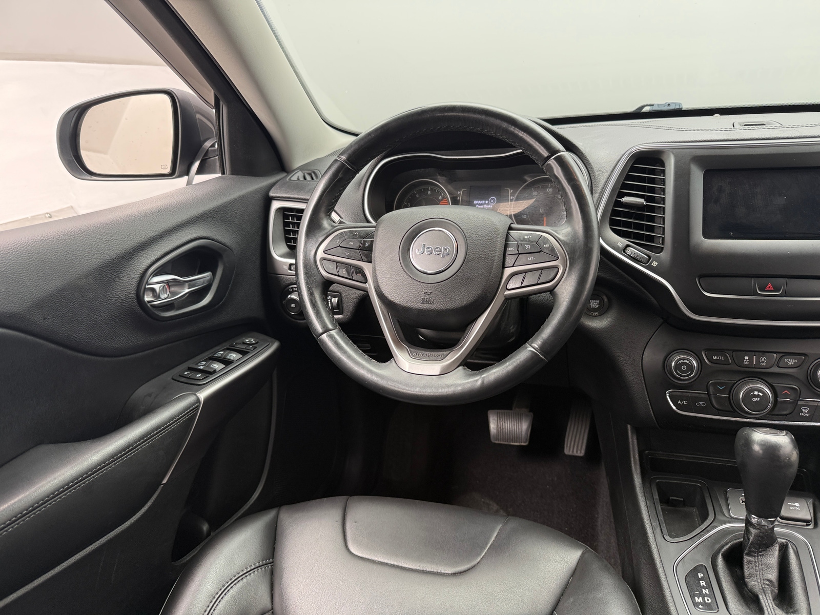 Thumbnail: 2019 Jeep Cherokee - 5