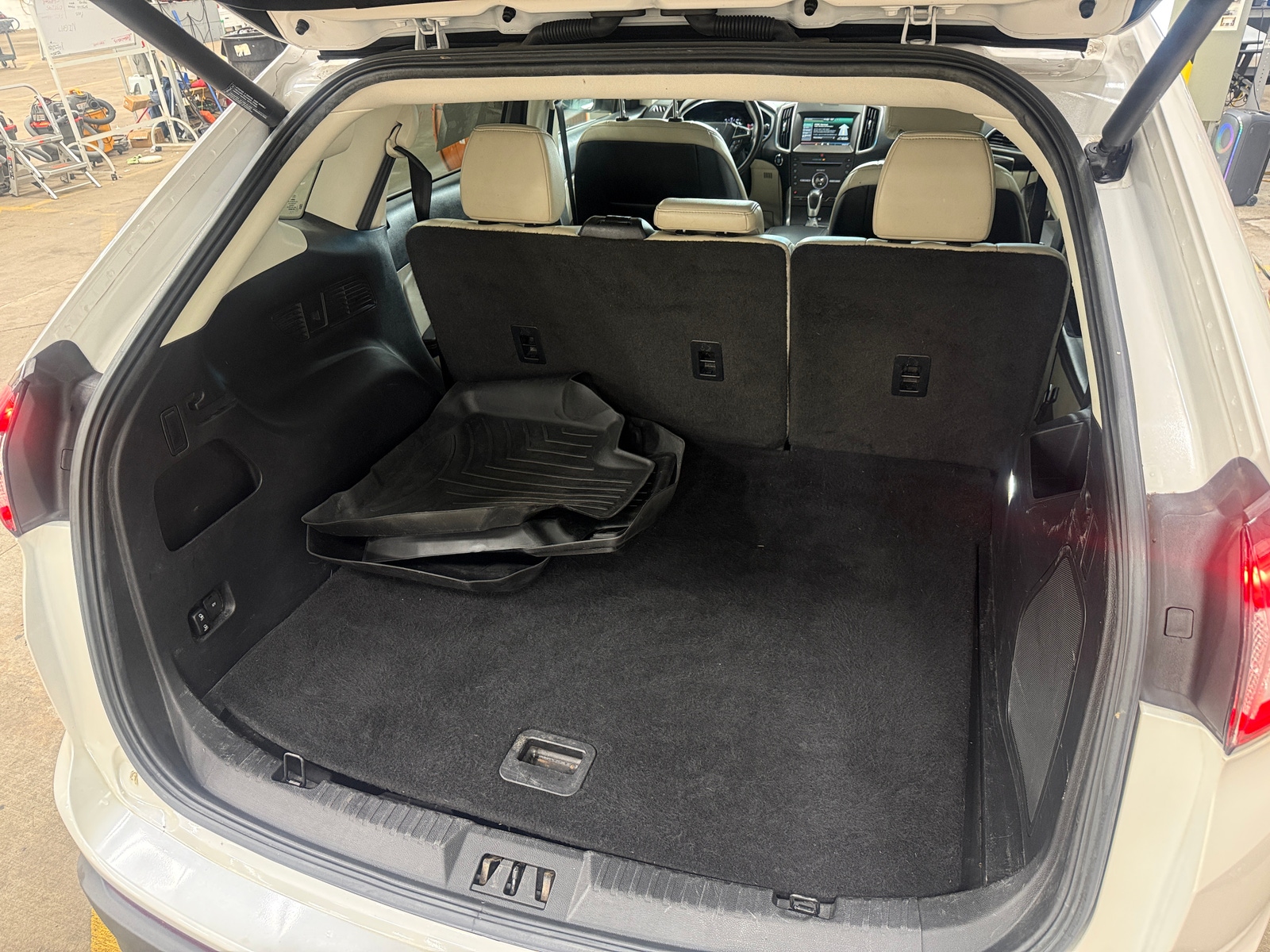 Thumbnail: 2015 Ford Edge - 6