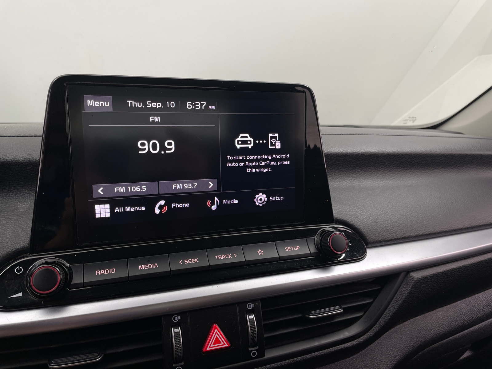 Thumbnail: 2023 Kia Forte - 4