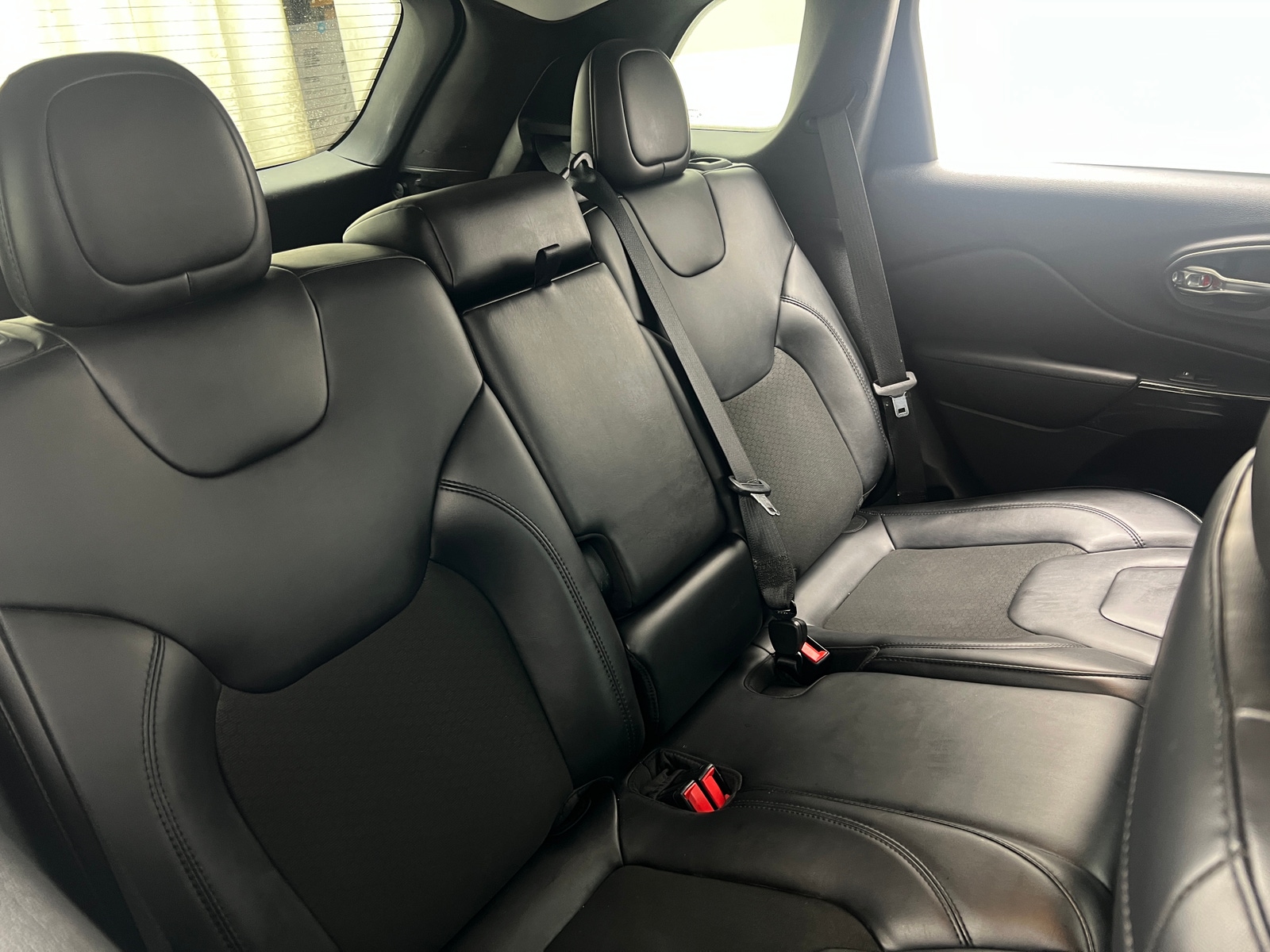 Thumbnail: 2021 Jeep Cherokee - 6