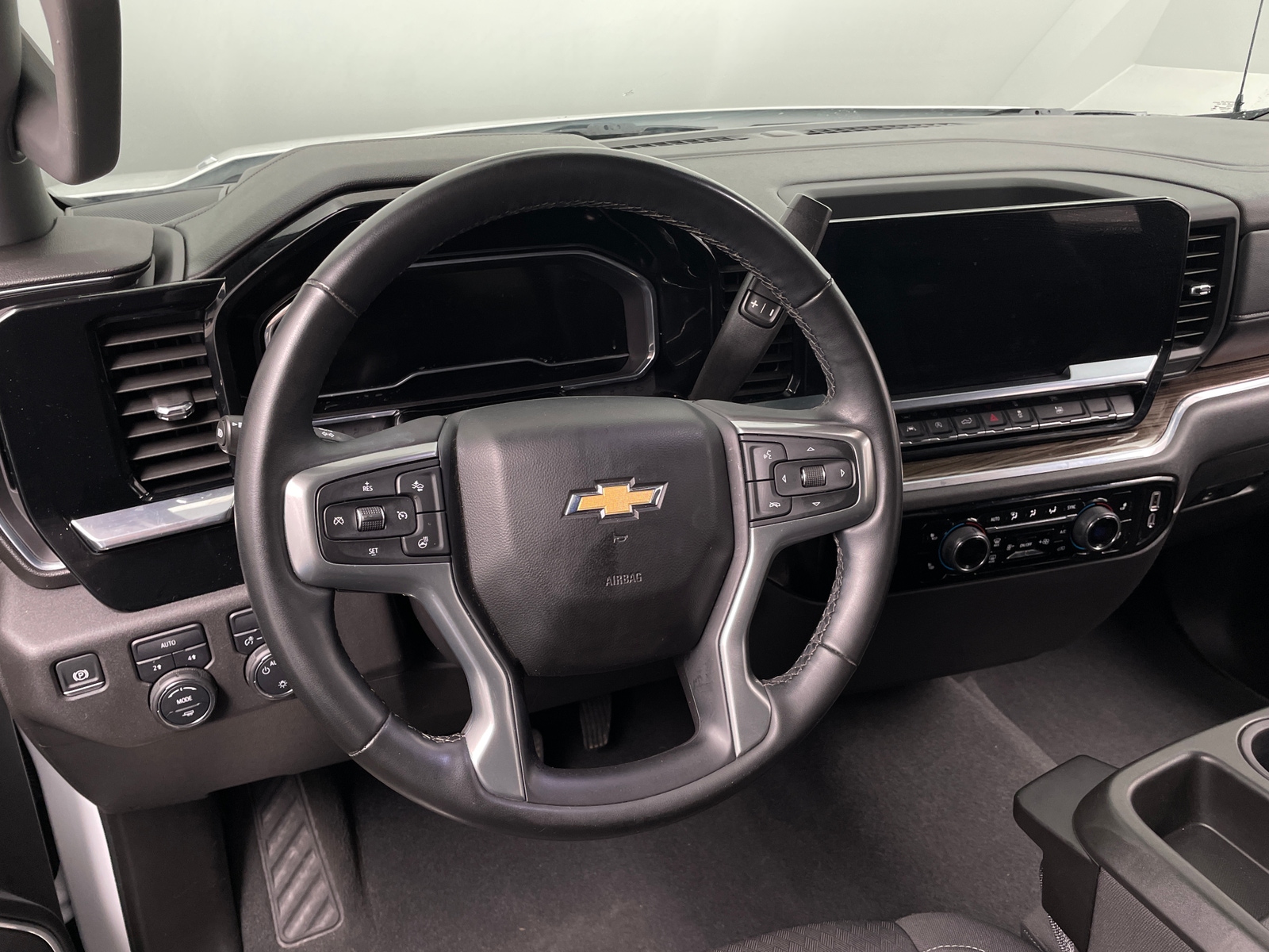 Thumbnail: 2024 Chevrolet Silverado 1500 - 5