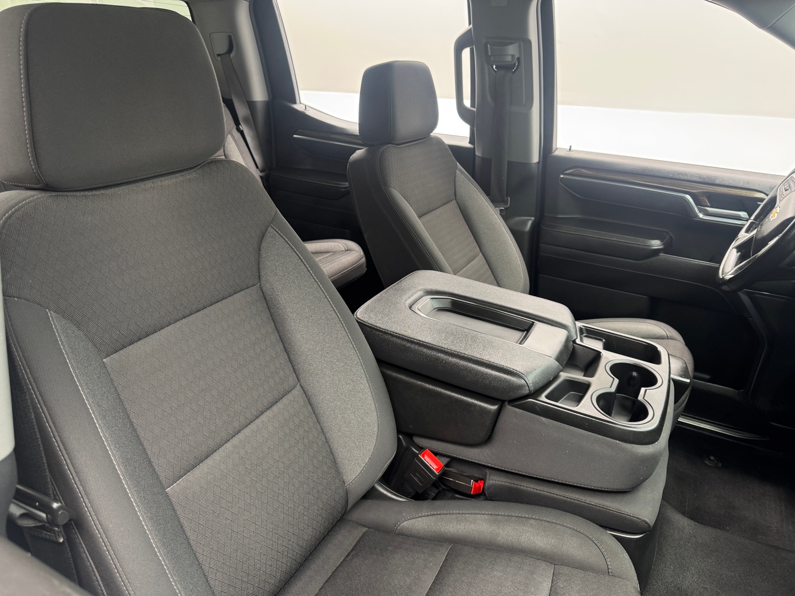 Thumbnail: 2025 Chevrolet Silverado 1500 - 2