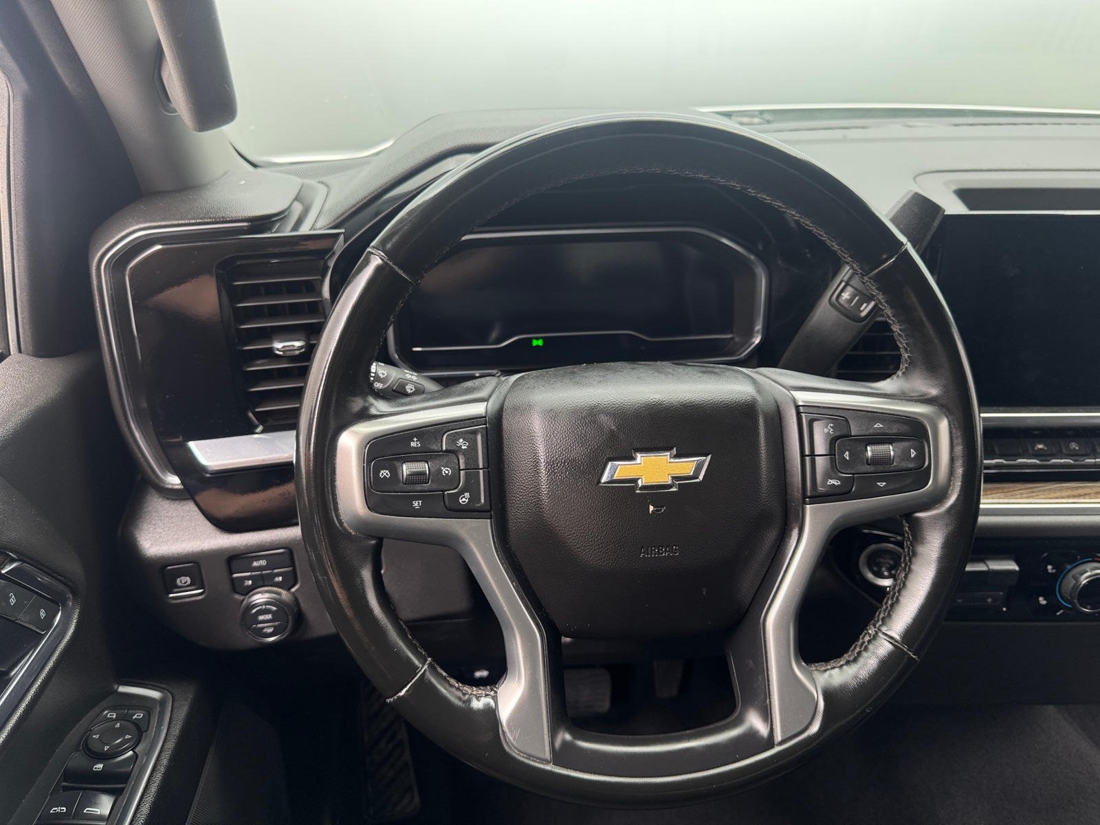 Thumbnail: 2025 Chevrolet Silverado 1500 - 5