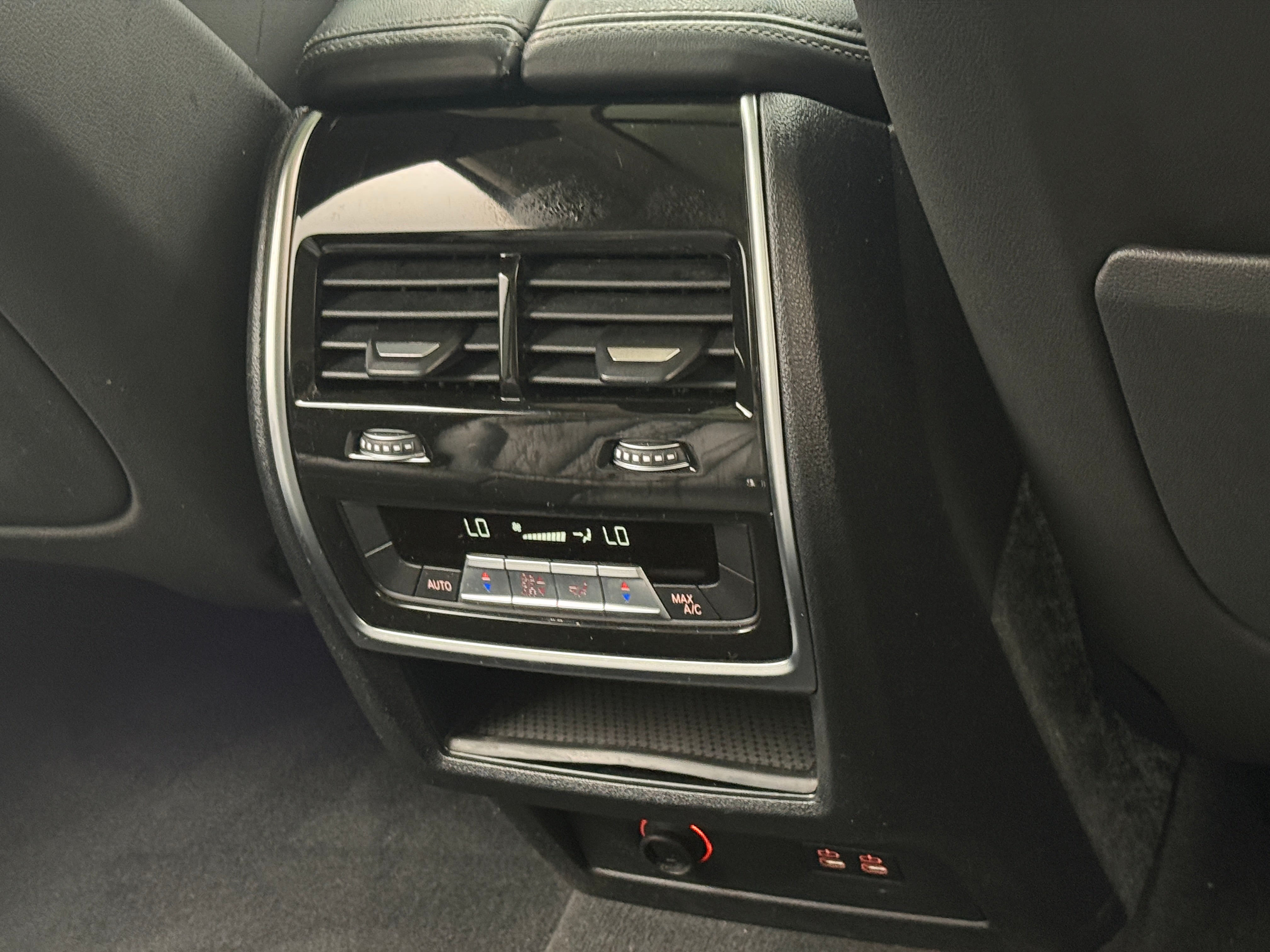2023 BMW X7