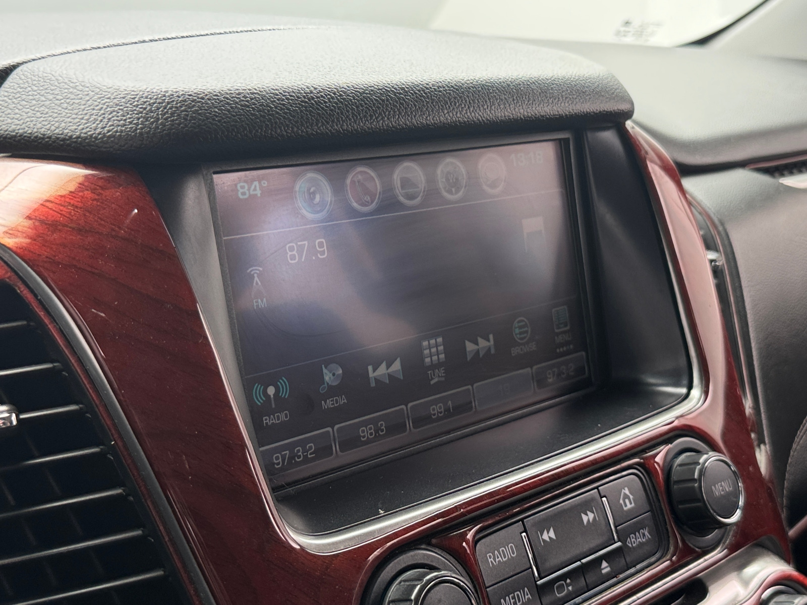 Thumbnail: 2019 Chevrolet Suburban - 3
