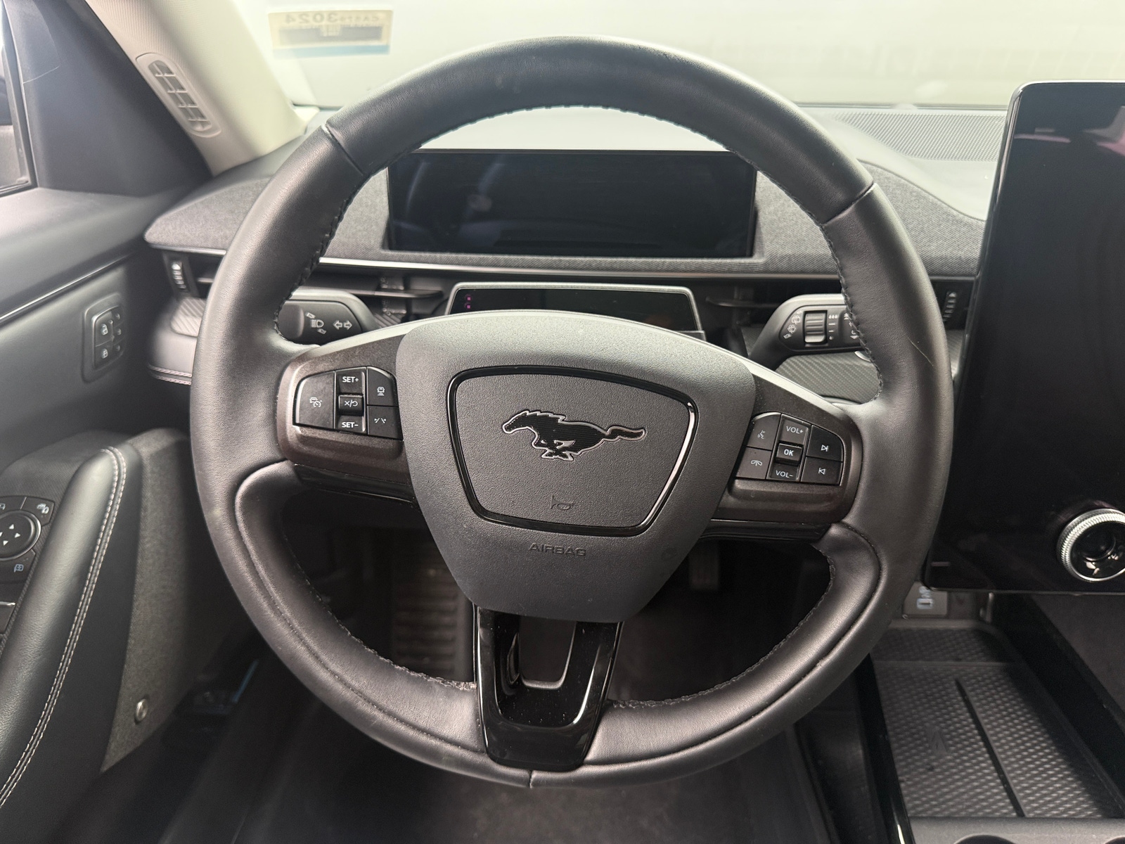 Thumbnail: 2022 Ford Mustang Mach-E - 4