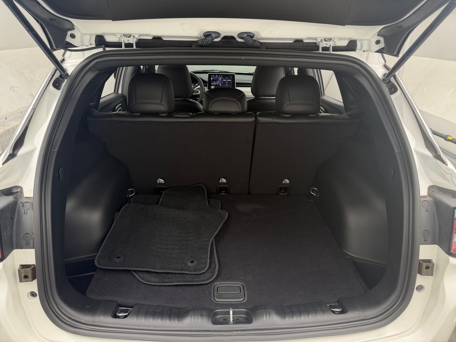 Thumbnail: 2023 Jeep Compass - 6