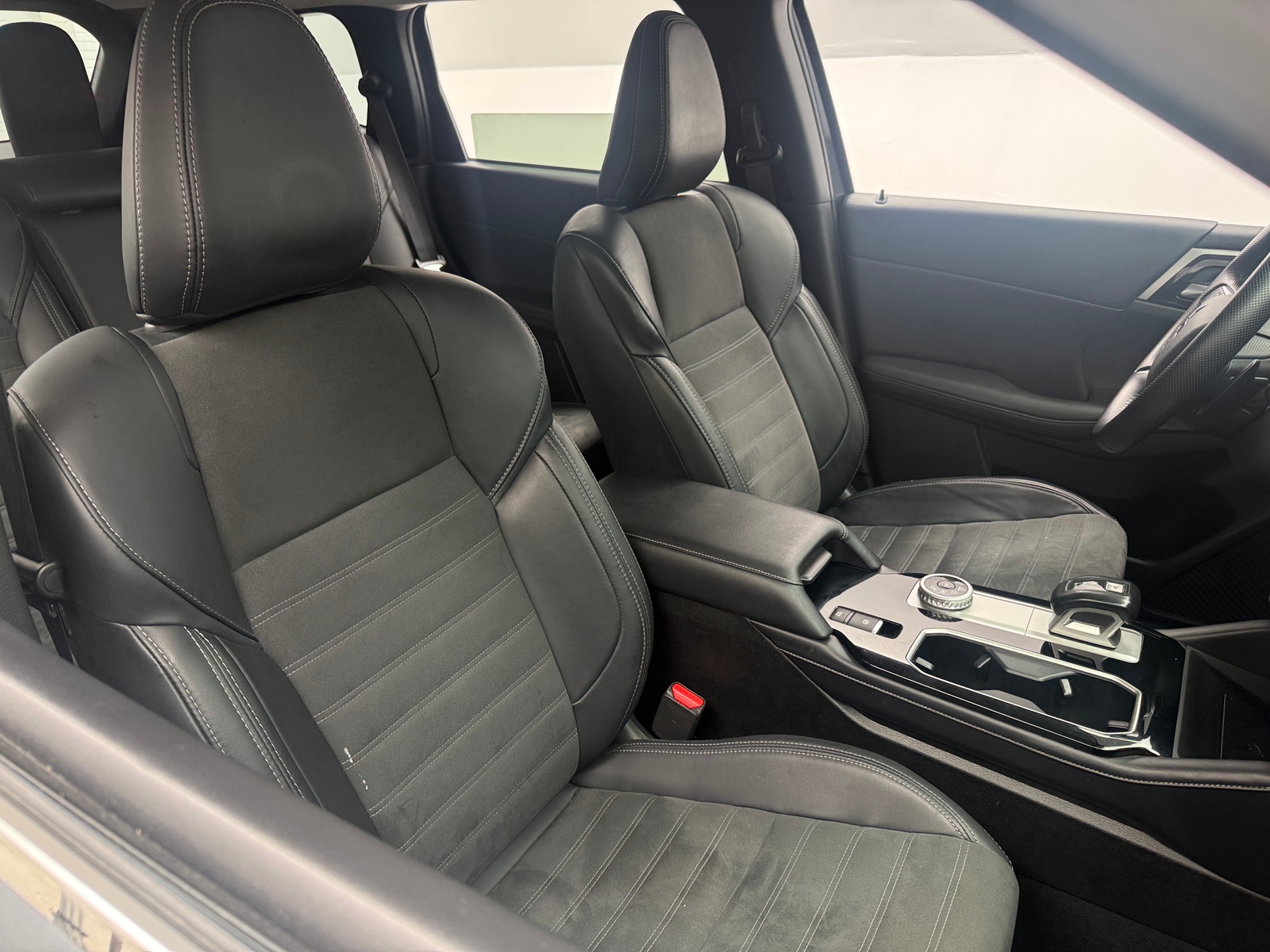 Thumbnail: 2025 Mitsubishi Outlander - 2