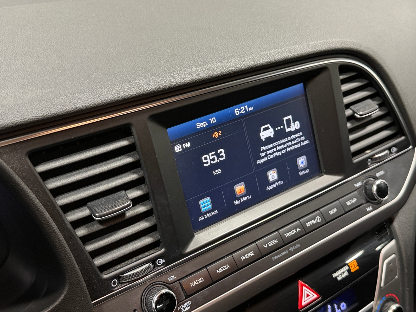 Thumbnail: 2017 Hyundai Elantra - 4