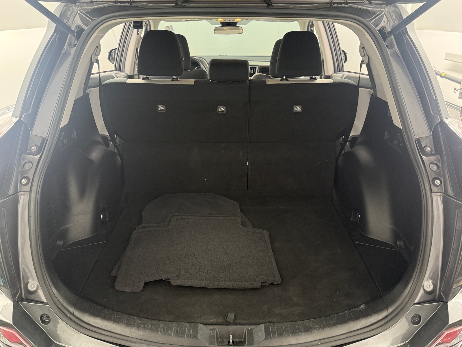 Thumbnail: 2018 Toyota RAV4 - 7