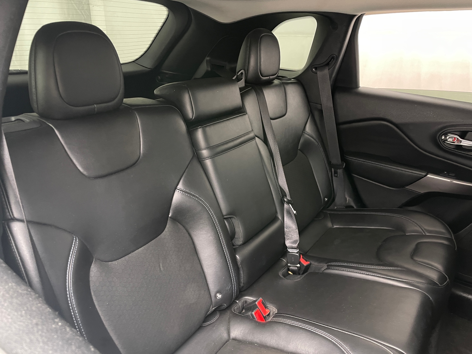 Thumbnail: 2019 Jeep Cherokee - 6