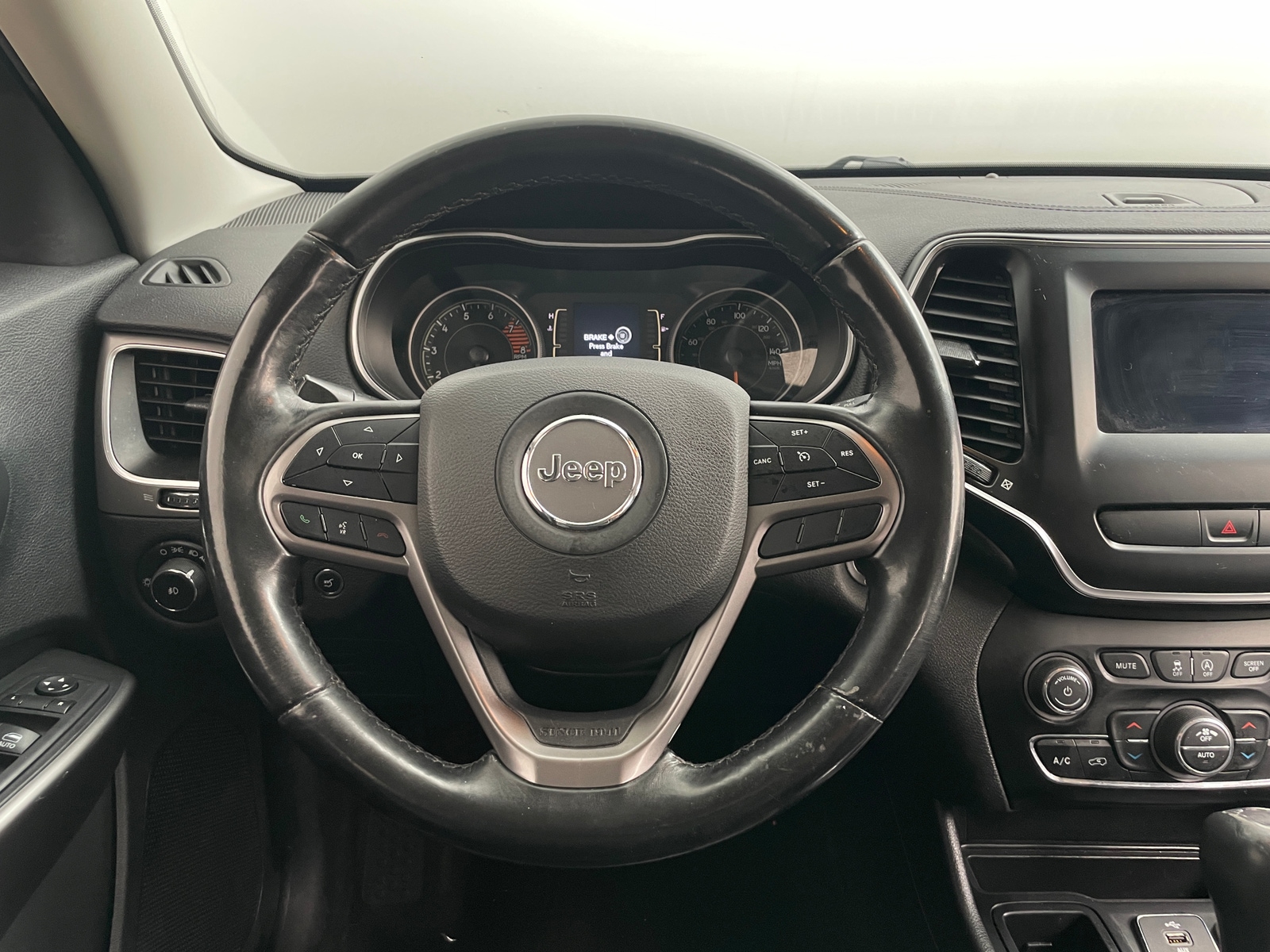 Thumbnail: 2019 Jeep Cherokee - 5