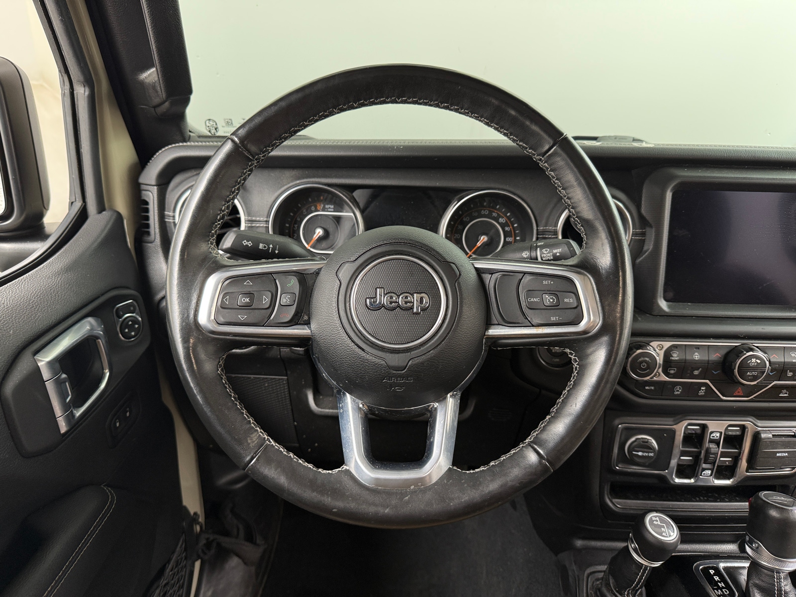 Thumbnail: 2022 Jeep Gladiator - 4