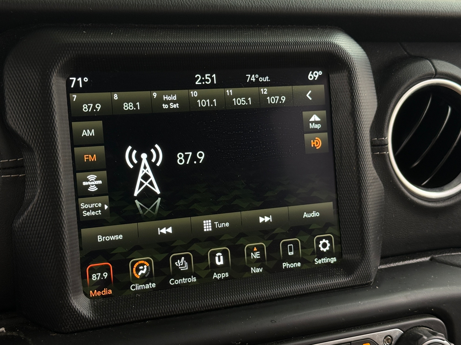 Thumbnail: 2022 Jeep Gladiator - 3