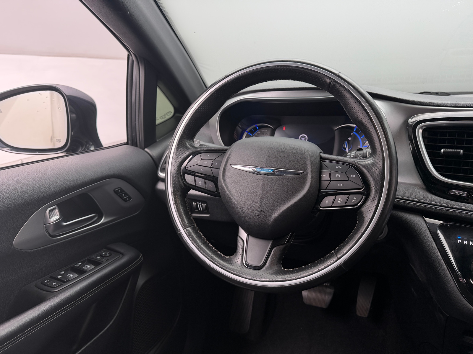 Thumbnail: 2019 Chrysler Pacifica - 4