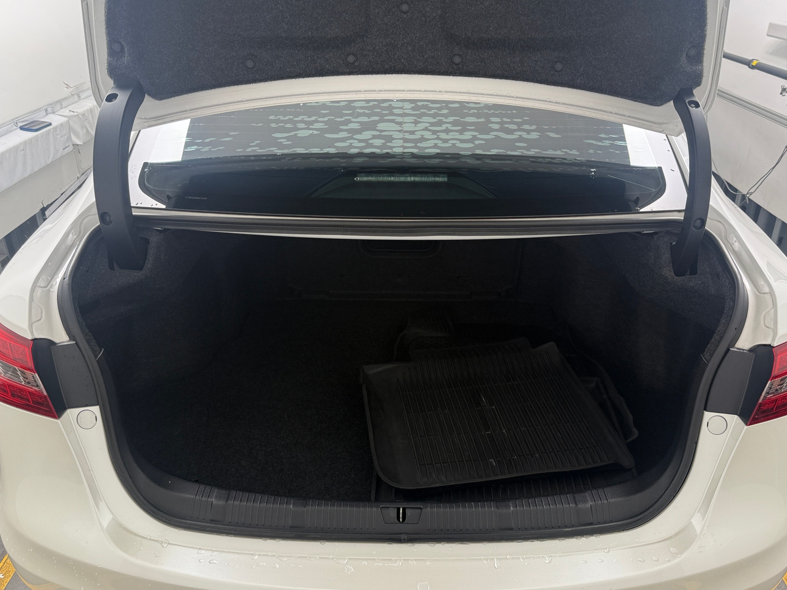 Thumbnail: 2016 Toyota Avalon - 6