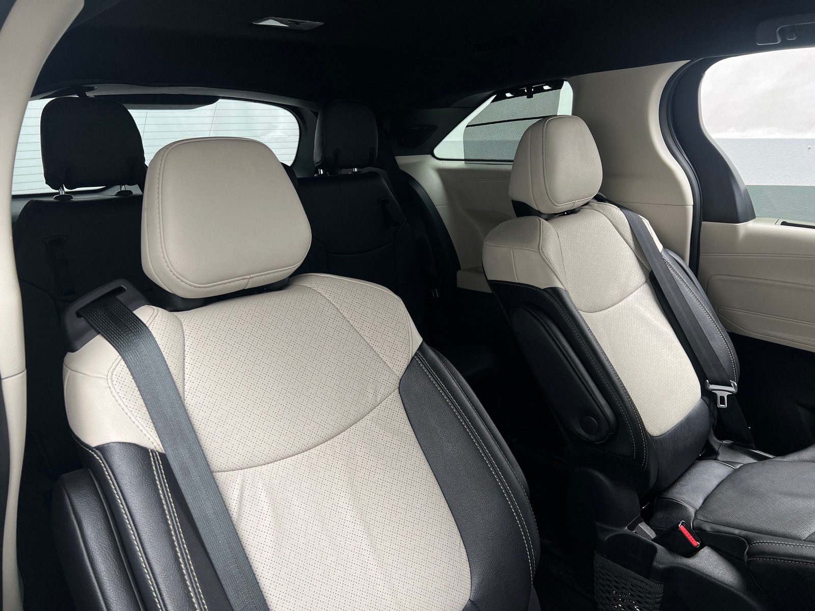 Thumbnail: 2025 Toyota Sienna - 5