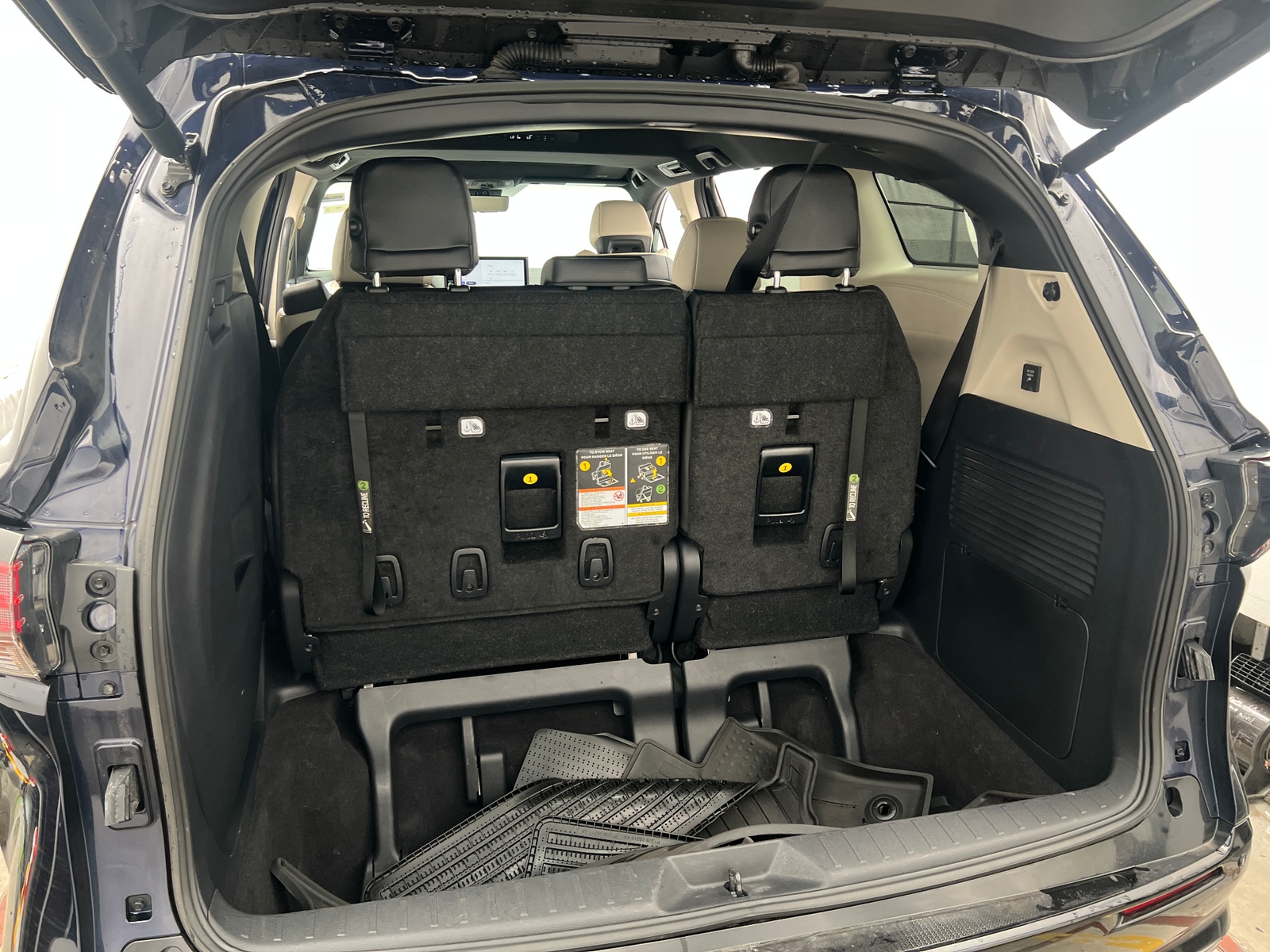 Thumbnail: 2025 Toyota Sienna - 6