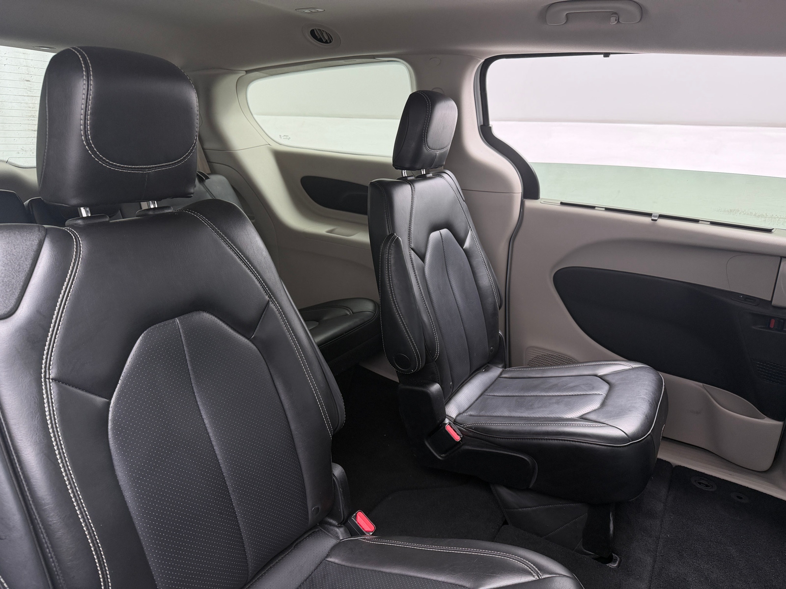 Thumbnail: 2023 Chrysler Pacifica - 5