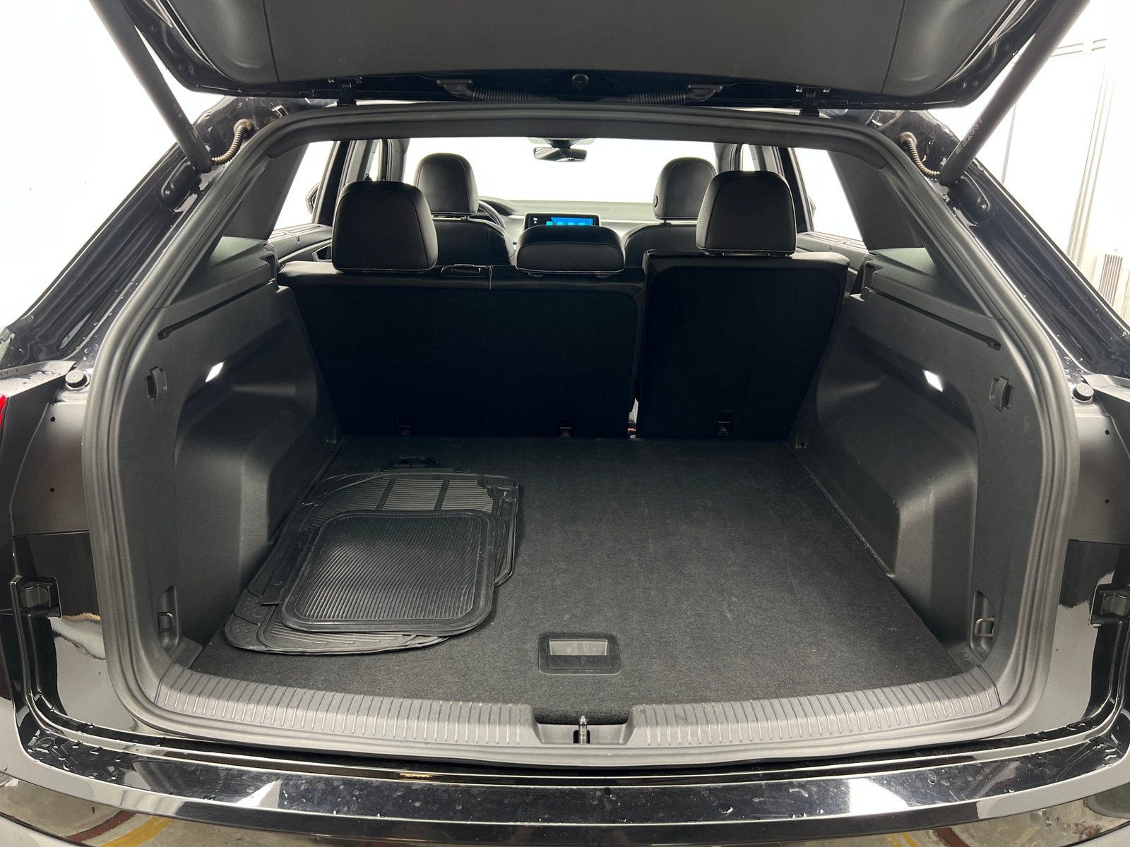 Thumbnail: 2024 Volkswagen Atlas - 6