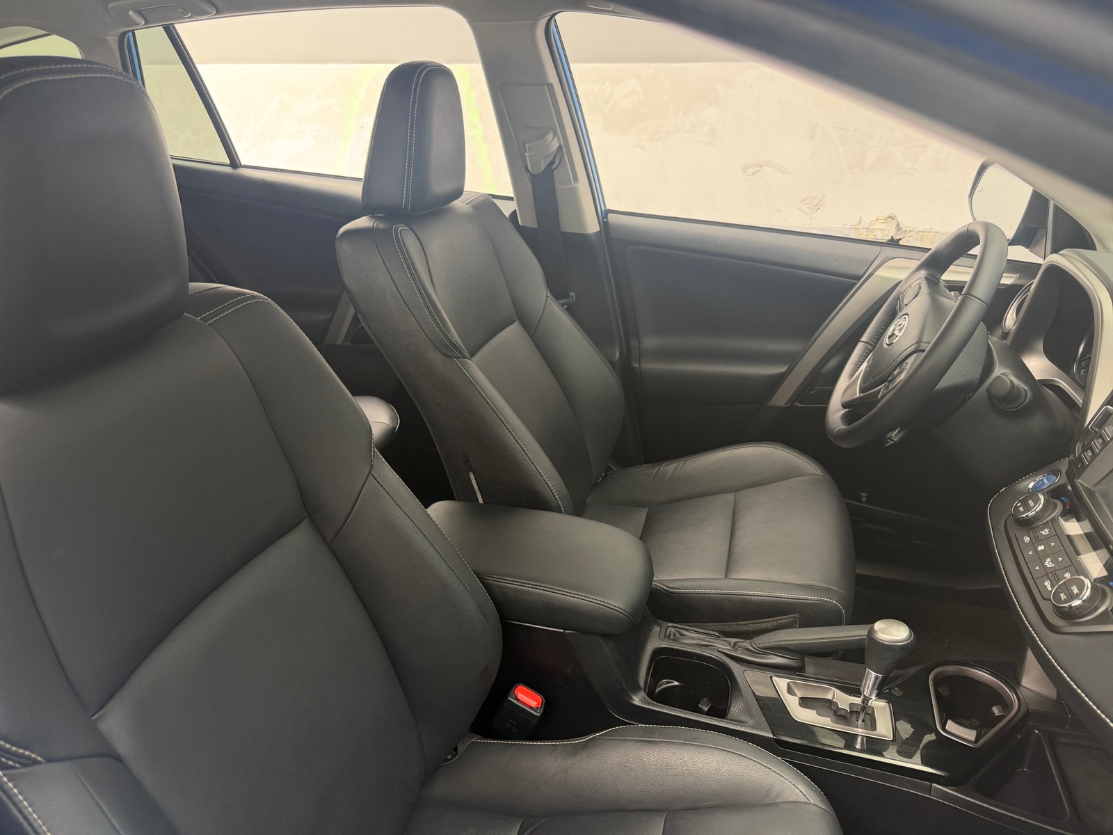 Thumbnail: 2017 Toyota RAV4 - 2